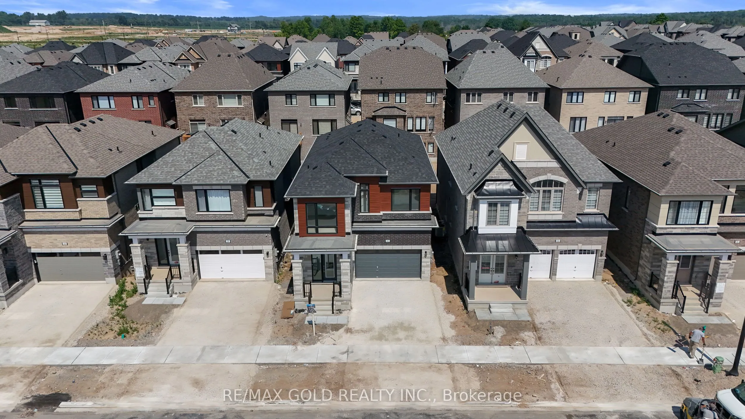 31 Stanley Leitch Drive