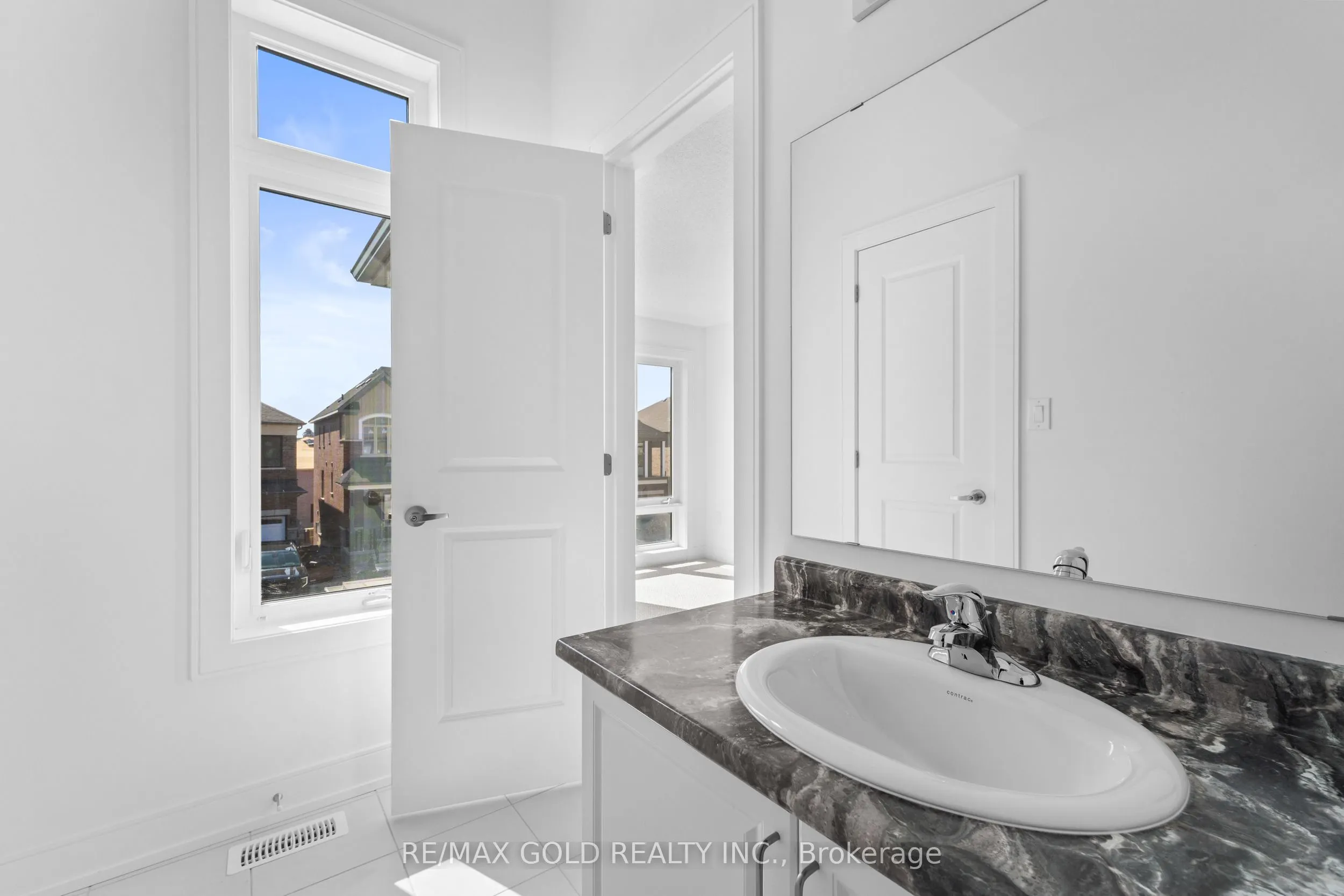 31 Stanley Leitch Drive