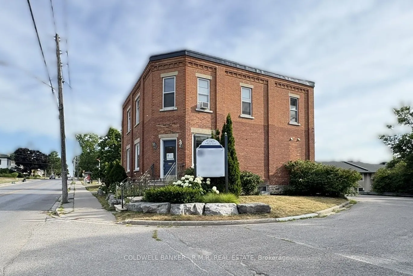 132 William Street N