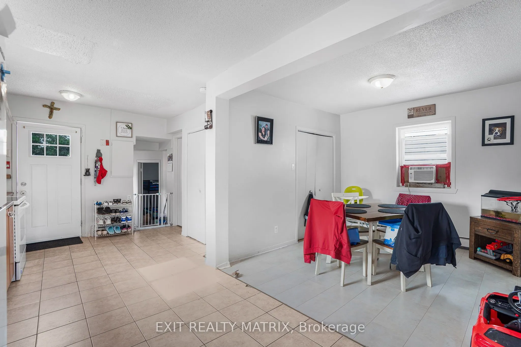 712-718 Main Street E