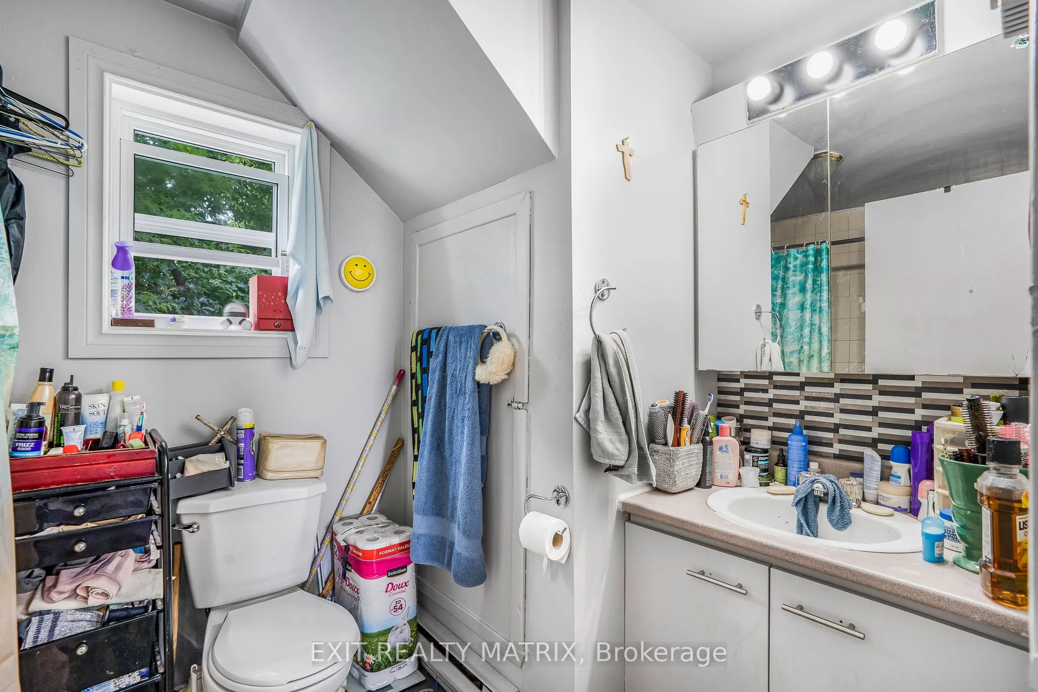 712-718 Main Street E