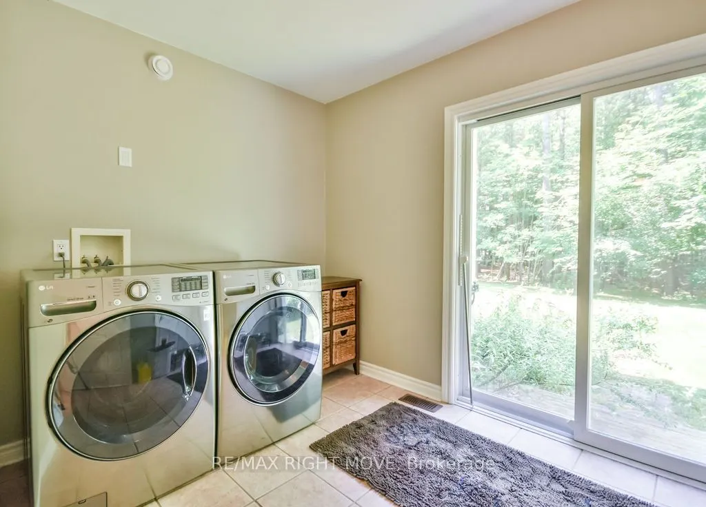 1011 Talbot Trail