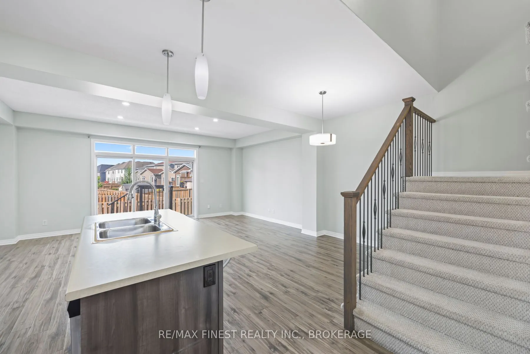 931 Riverview Way