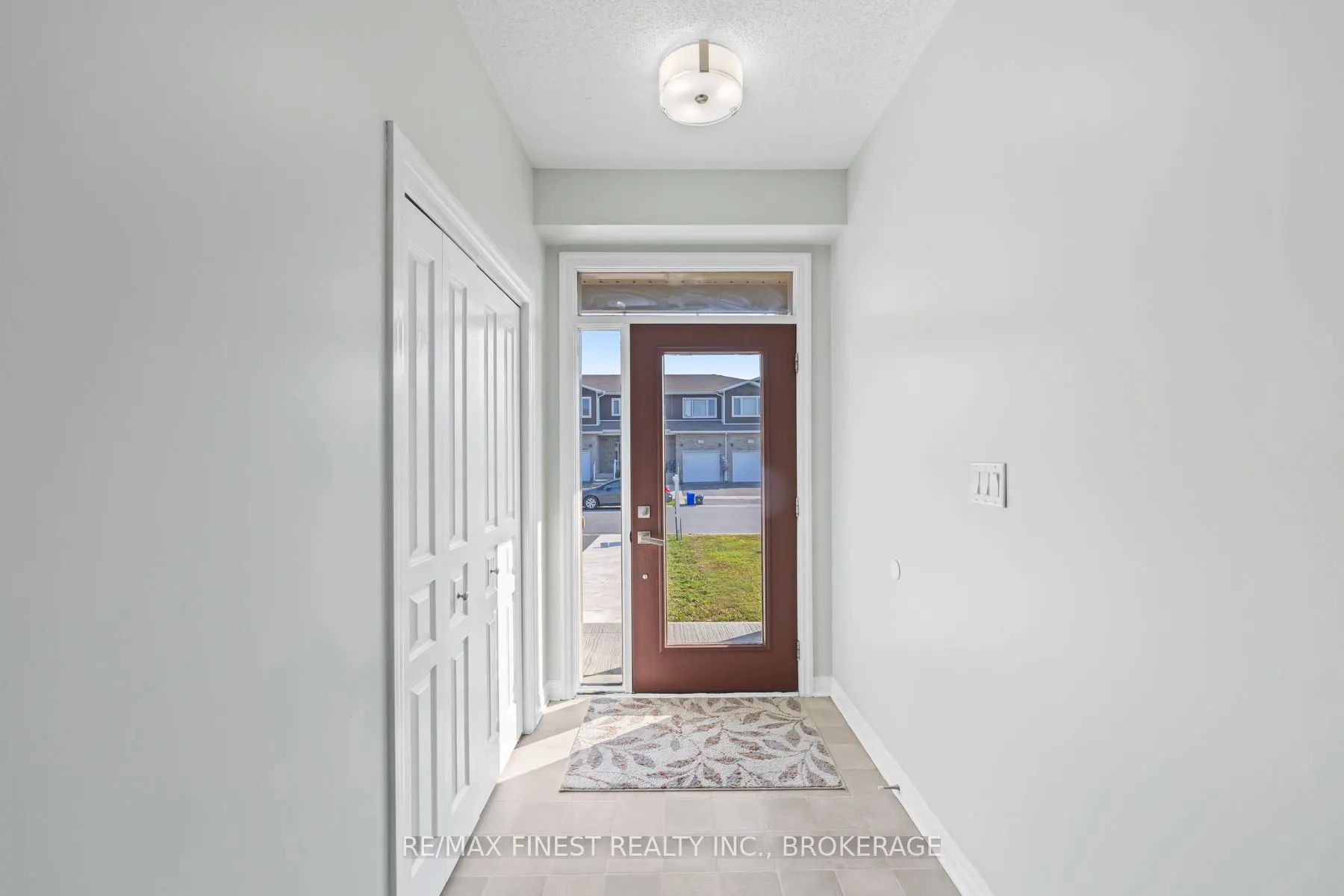 931 Riverview Way