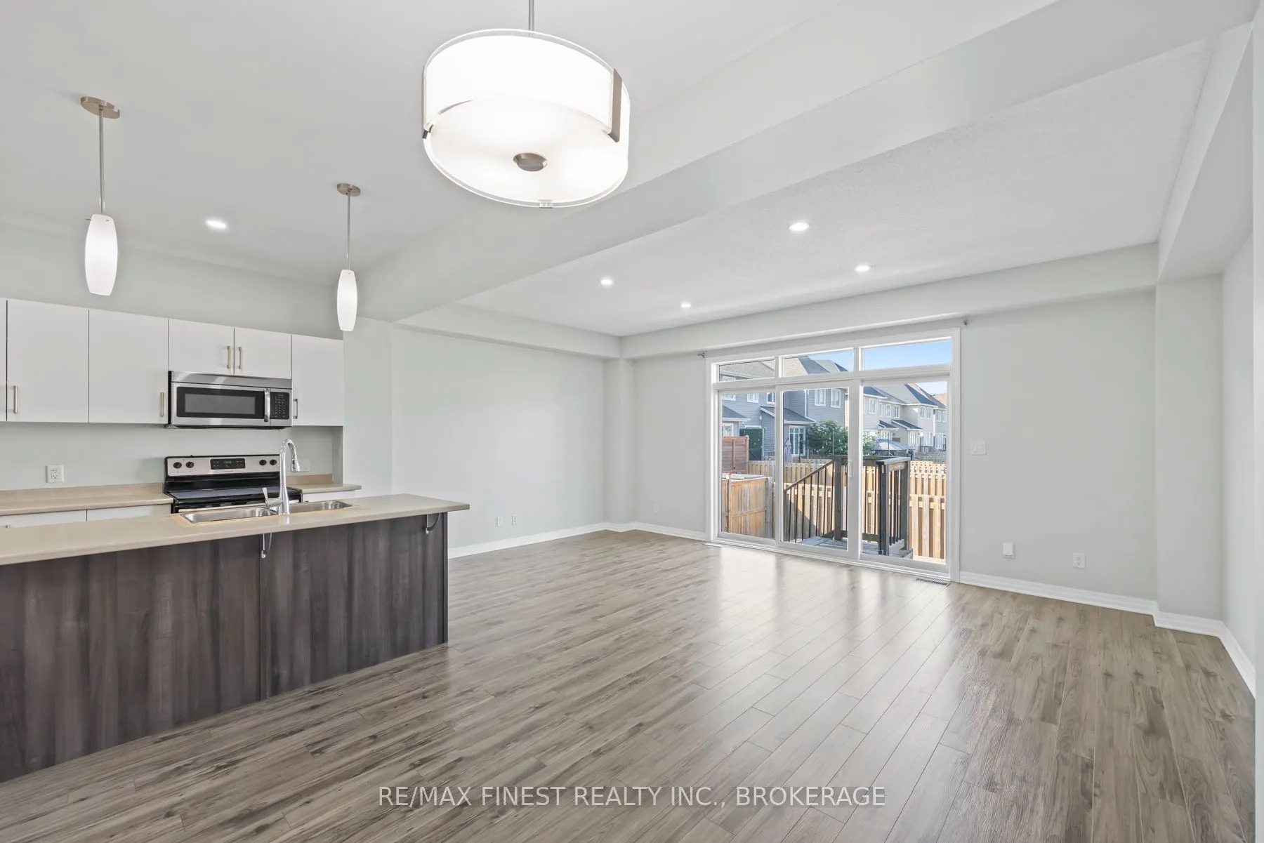 931 Riverview Way