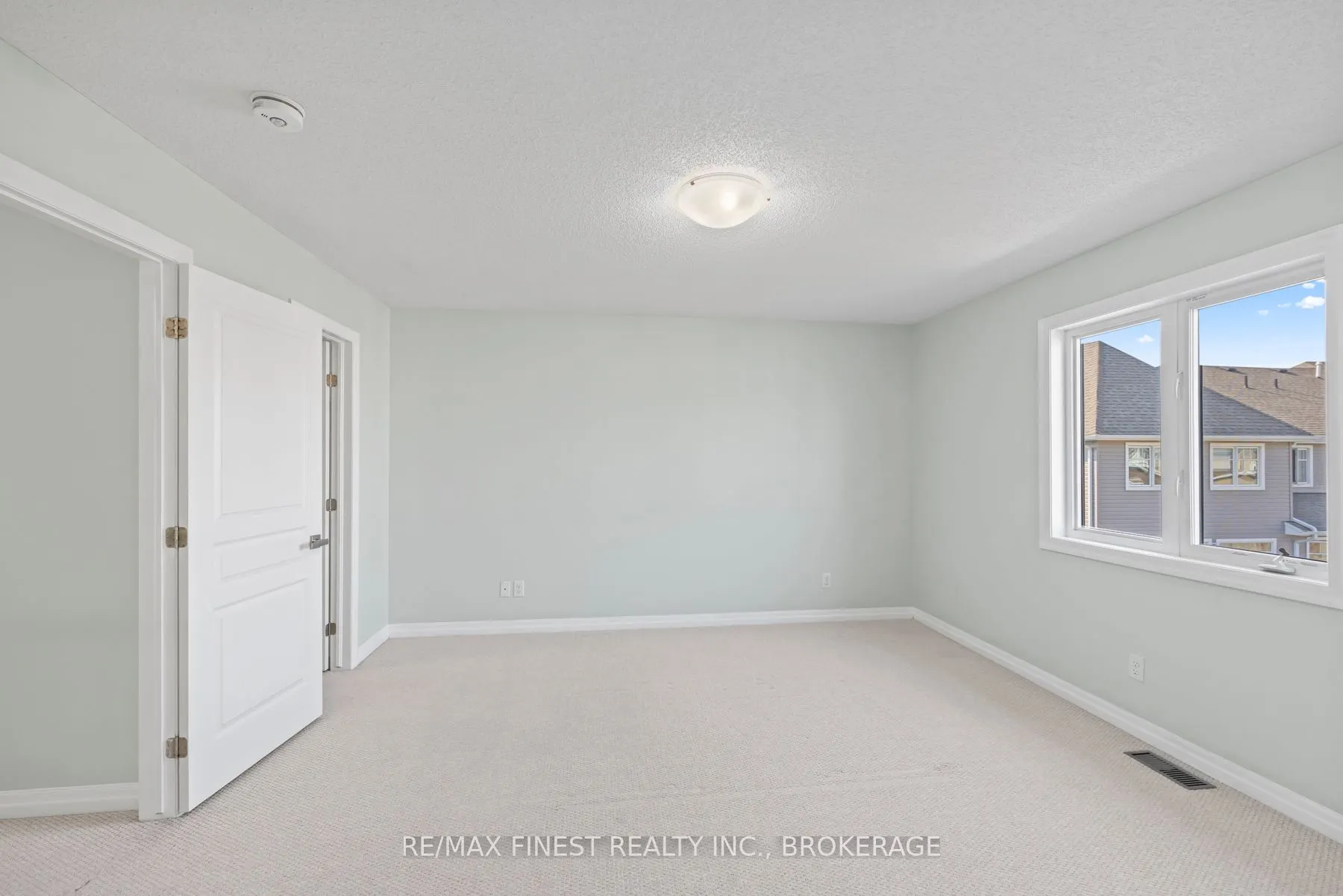 931 Riverview Way