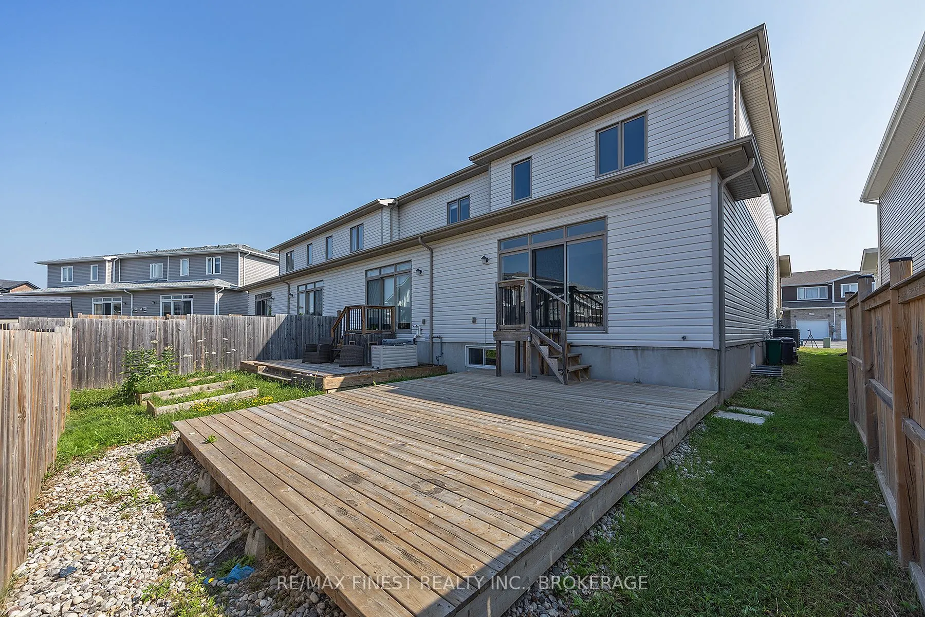 931 Riverview Way