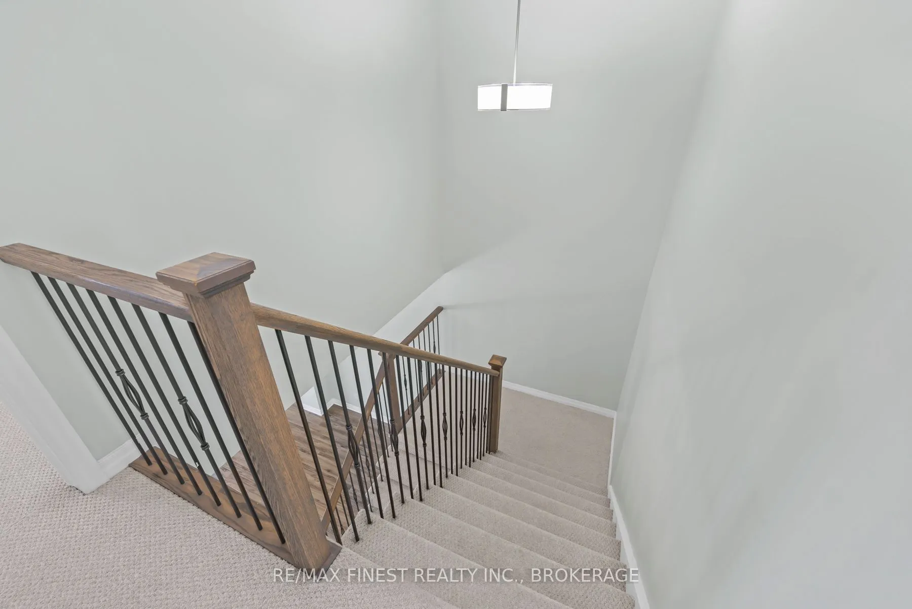 931 Riverview Way