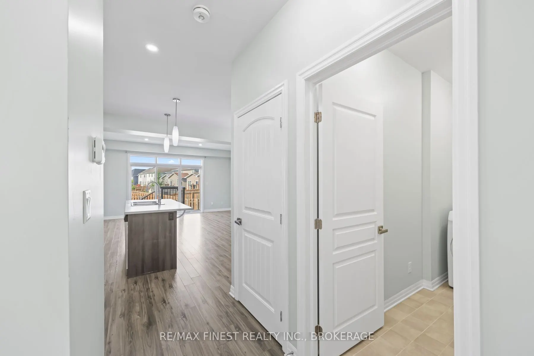 931 Riverview Way