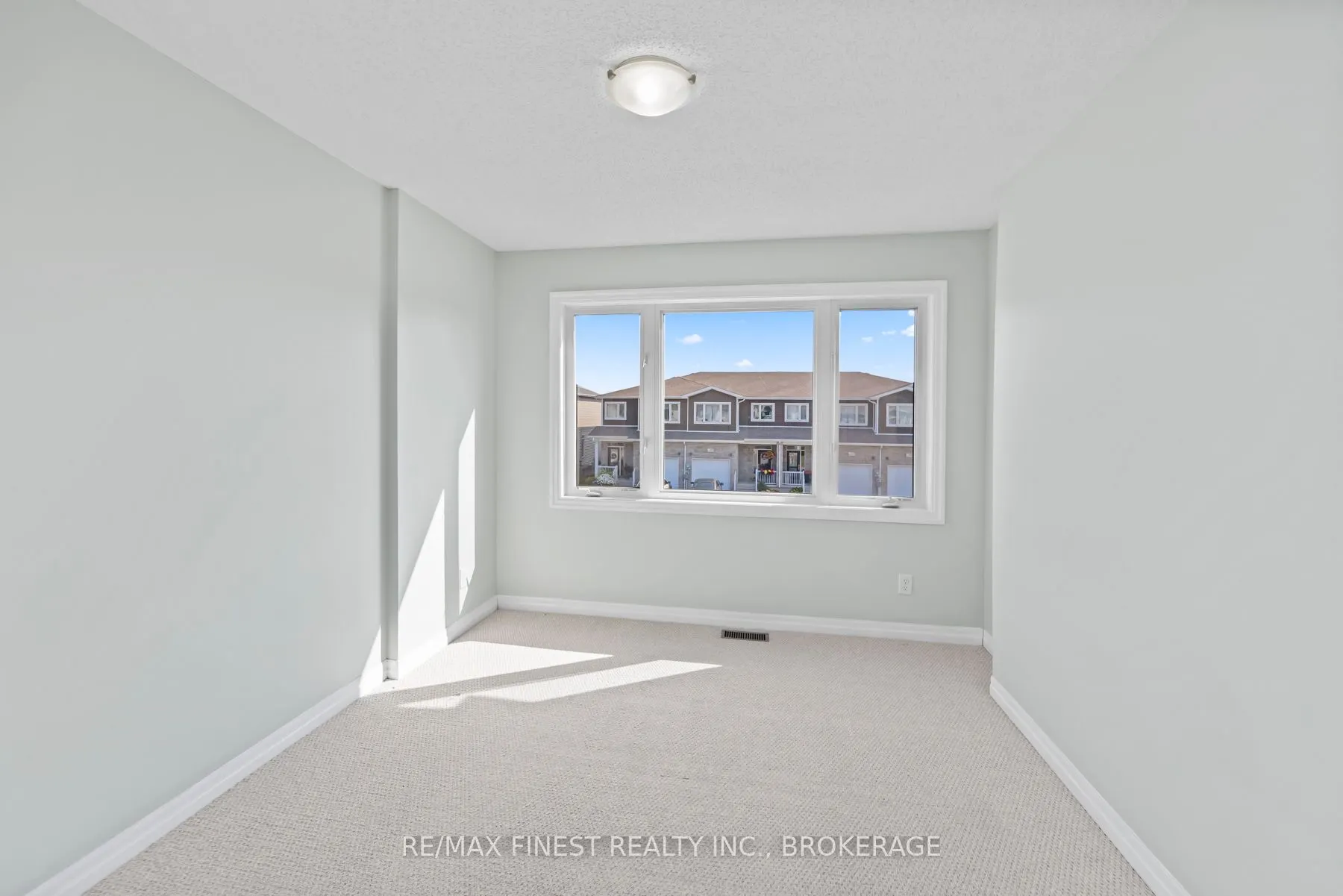 931 Riverview Way