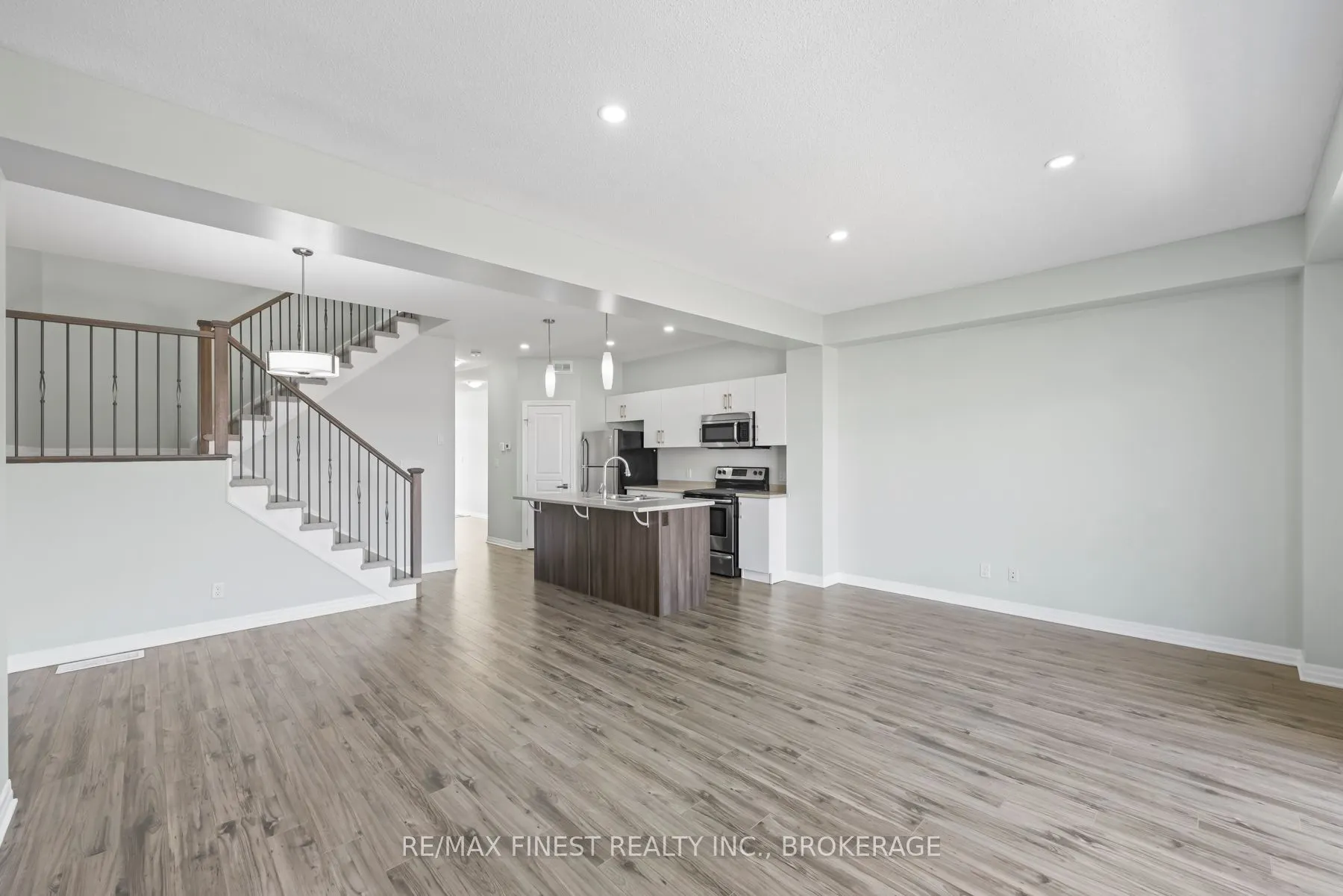 931 Riverview Way
