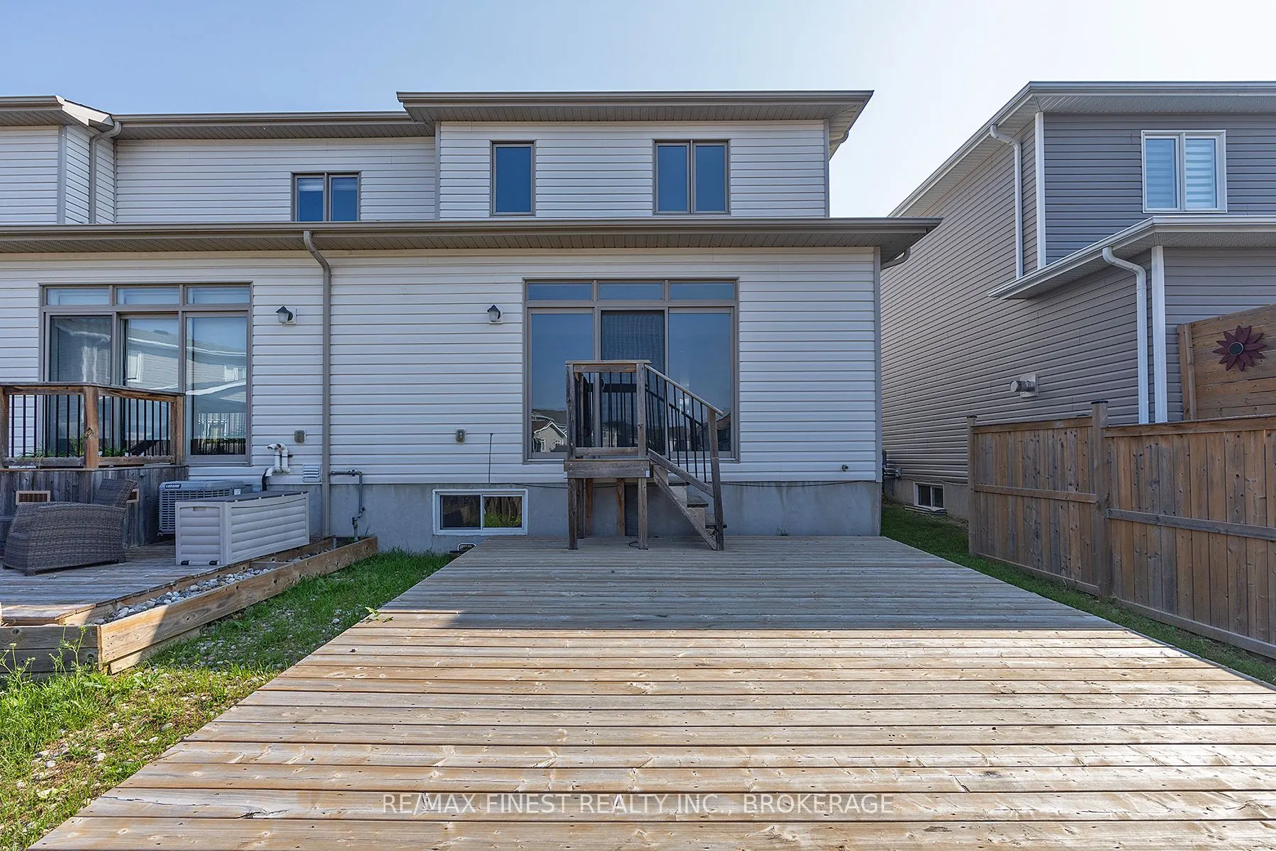 931 Riverview Way