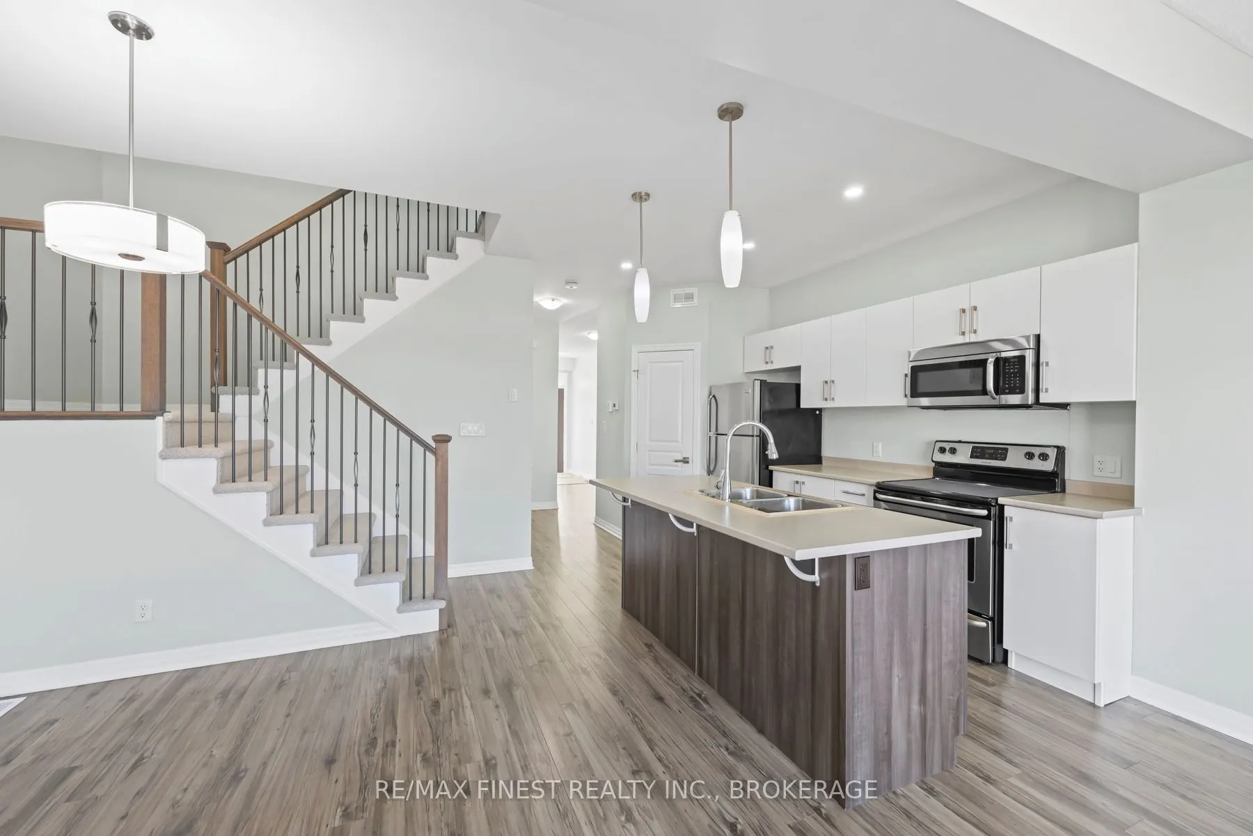 931 Riverview Way