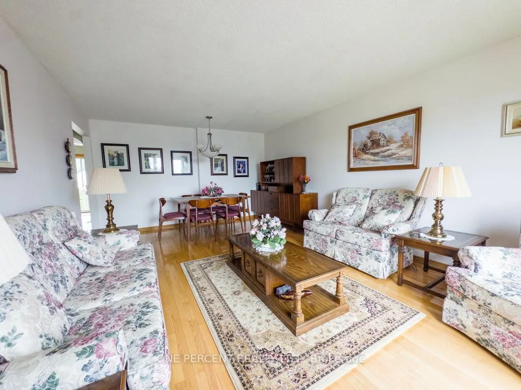 25 Loraine Avenue