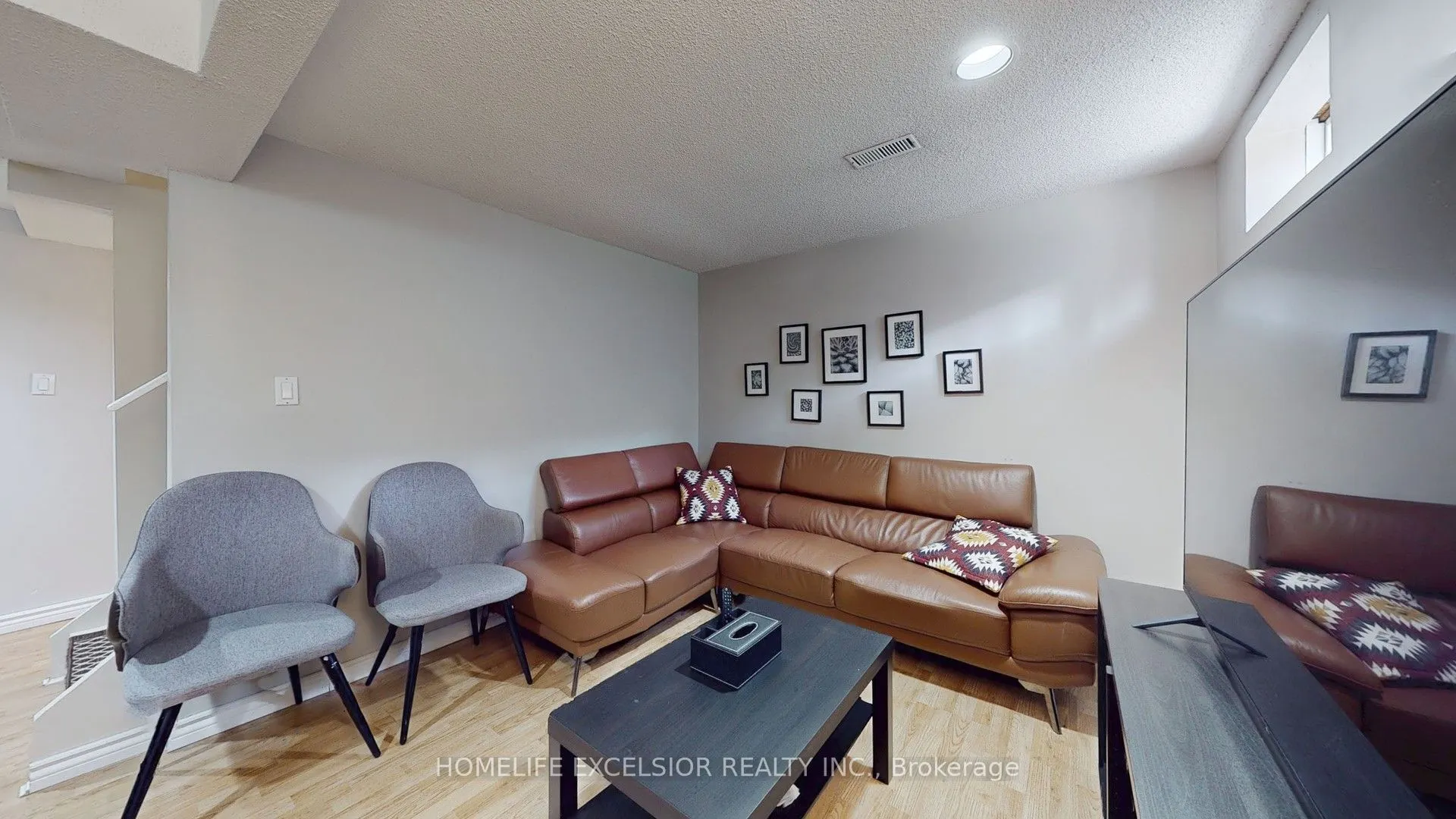 618 Barton Street, #33