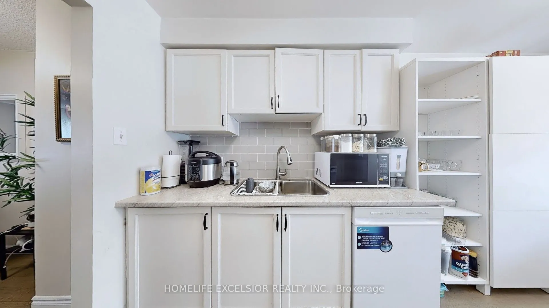 618 Barton Street, #33