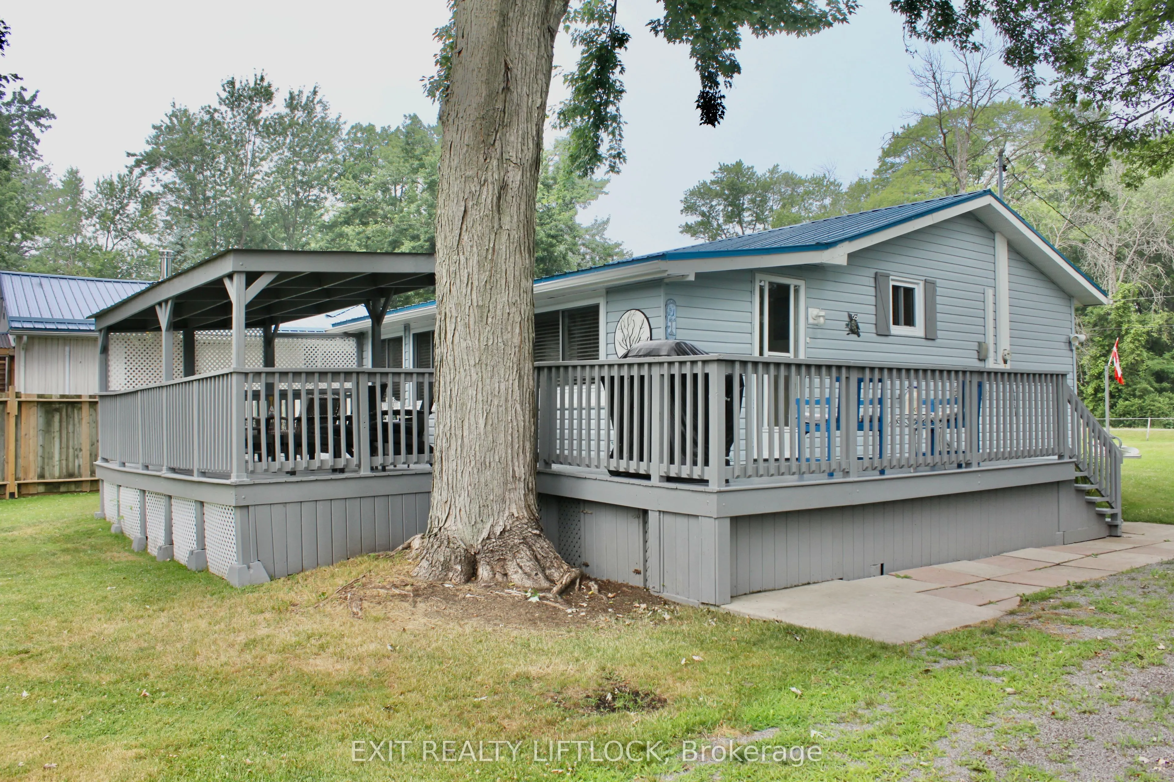 77 River Road W