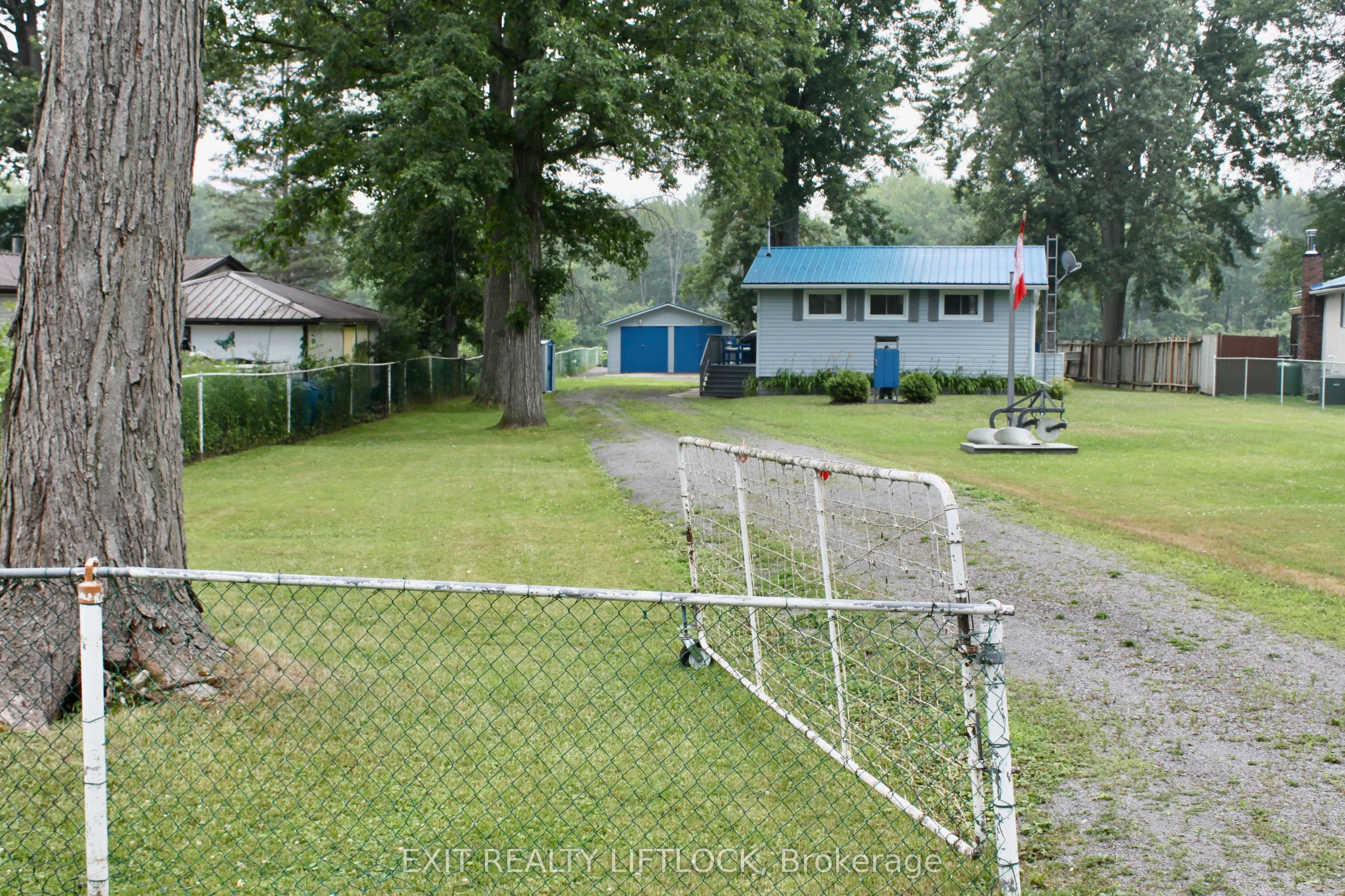 77 River Road W
