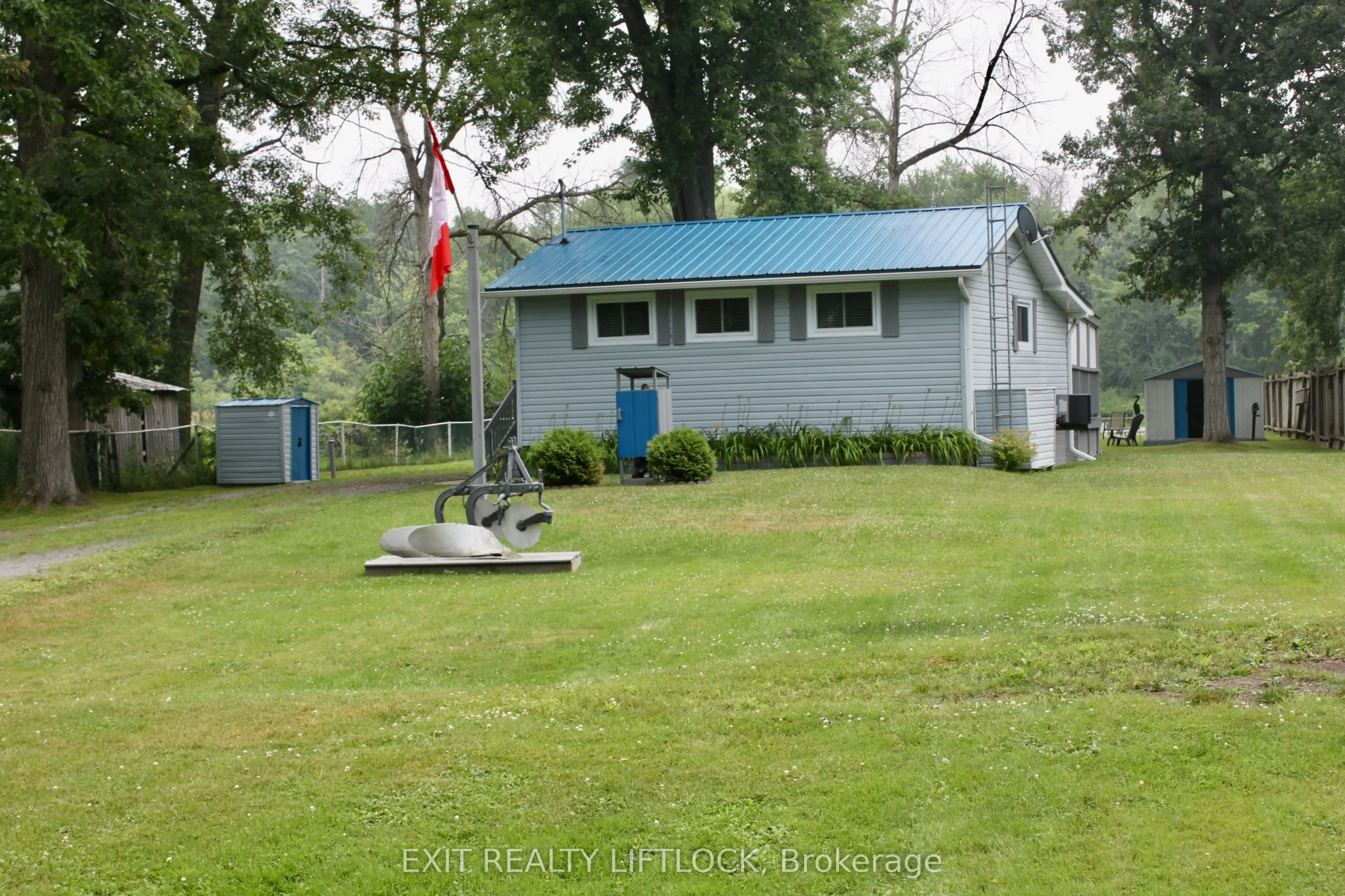 77 River Road W