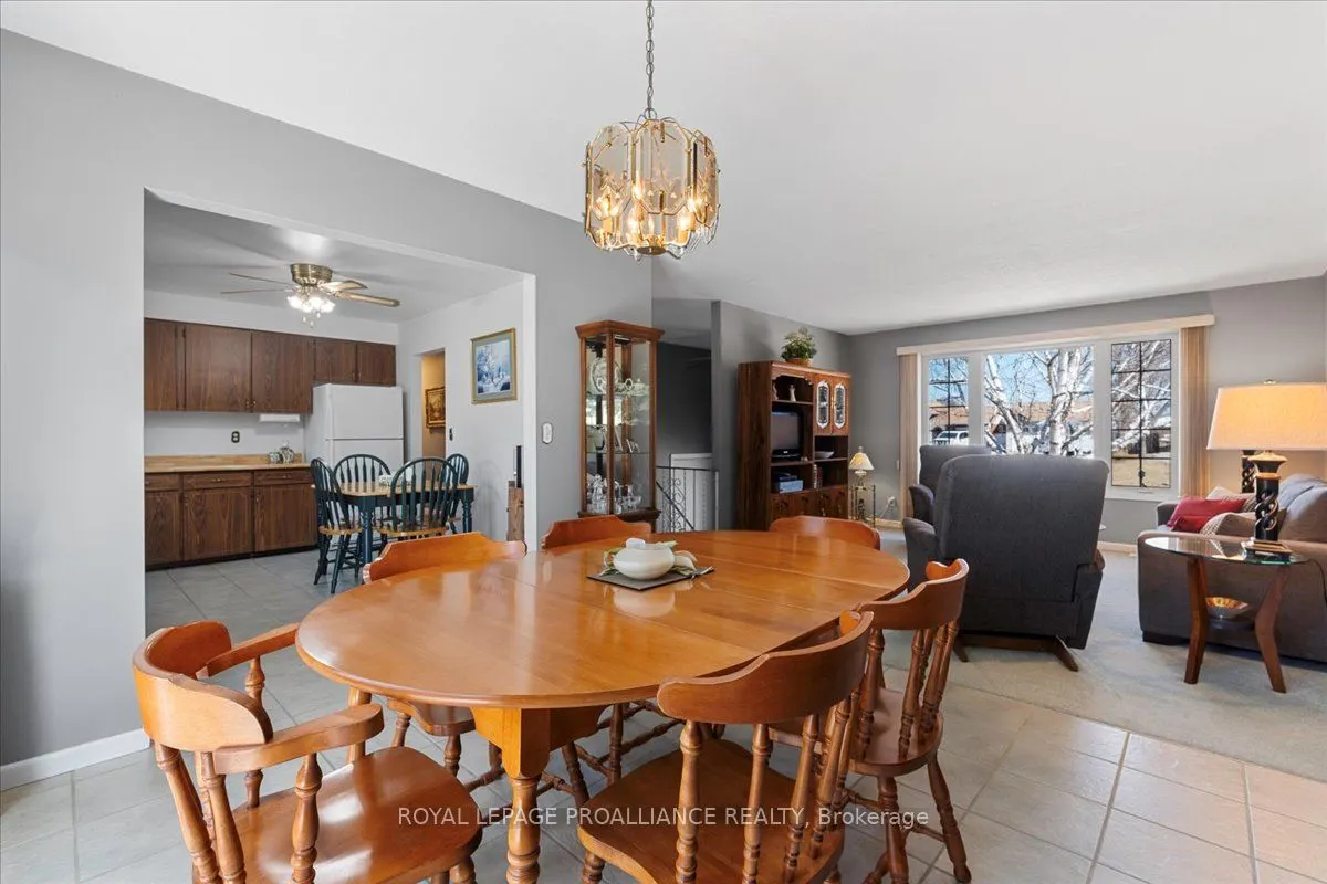 197 Chatterton Valley Crescent