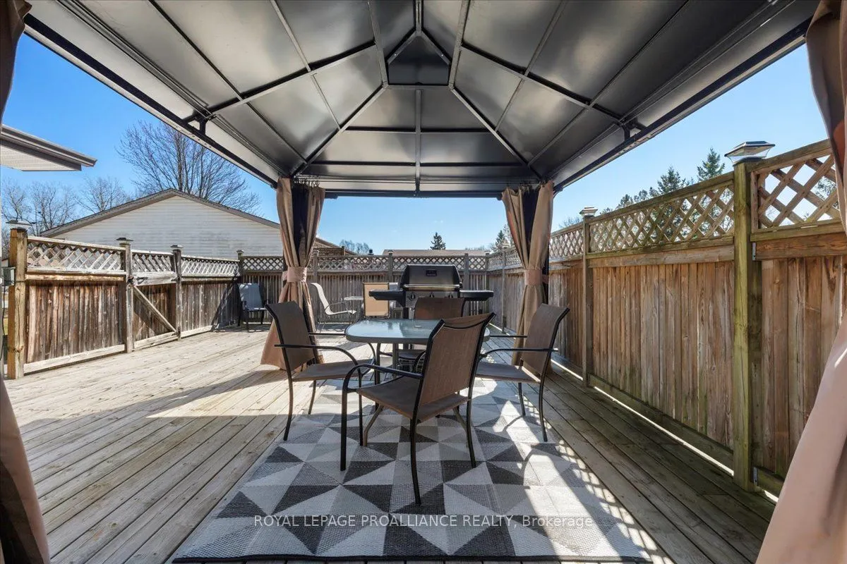 197 Chatterton Valley Crescent