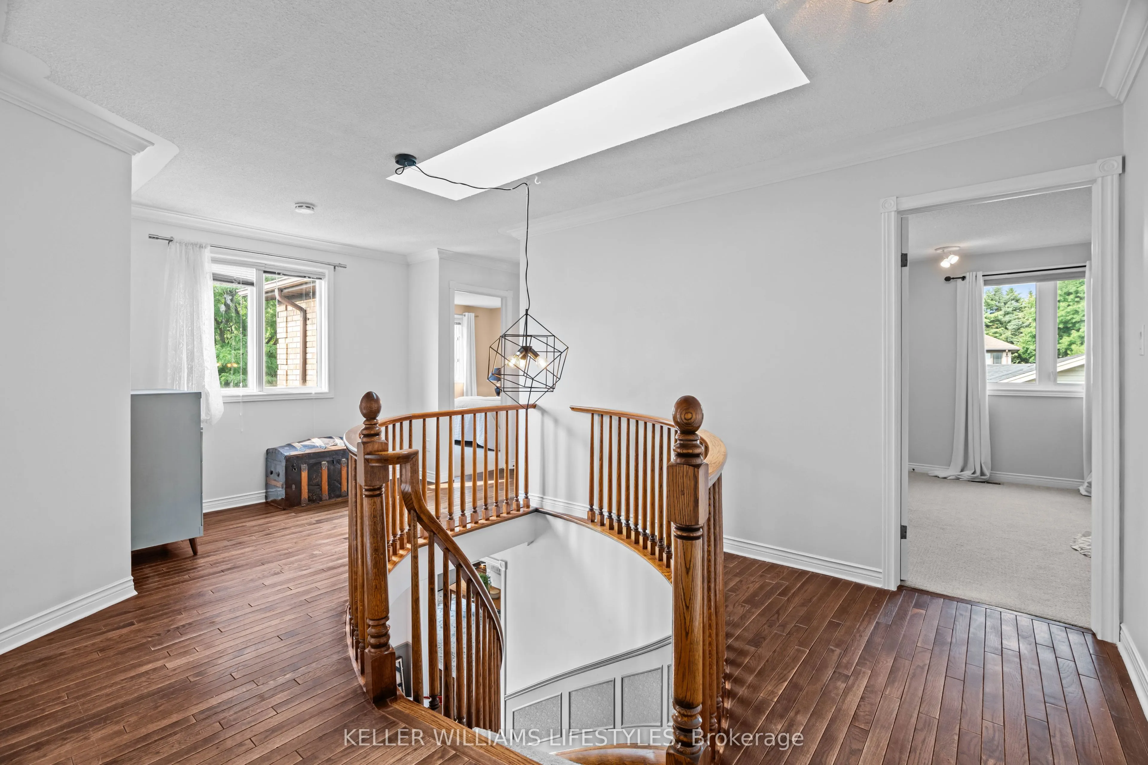 450 Scott Street E