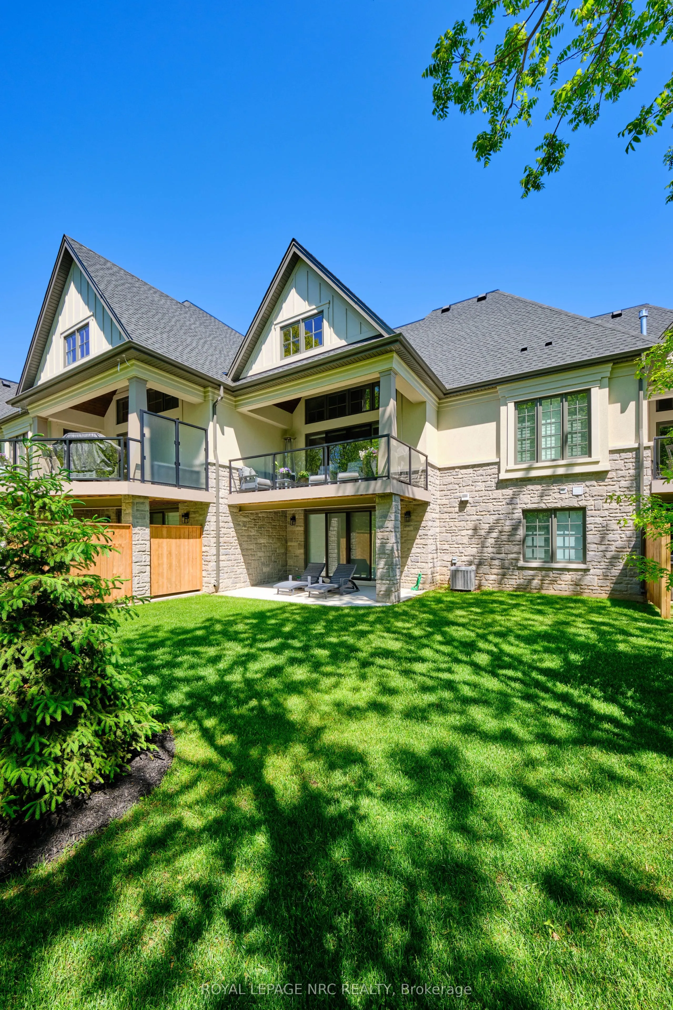 190 CANBORO Road, #18