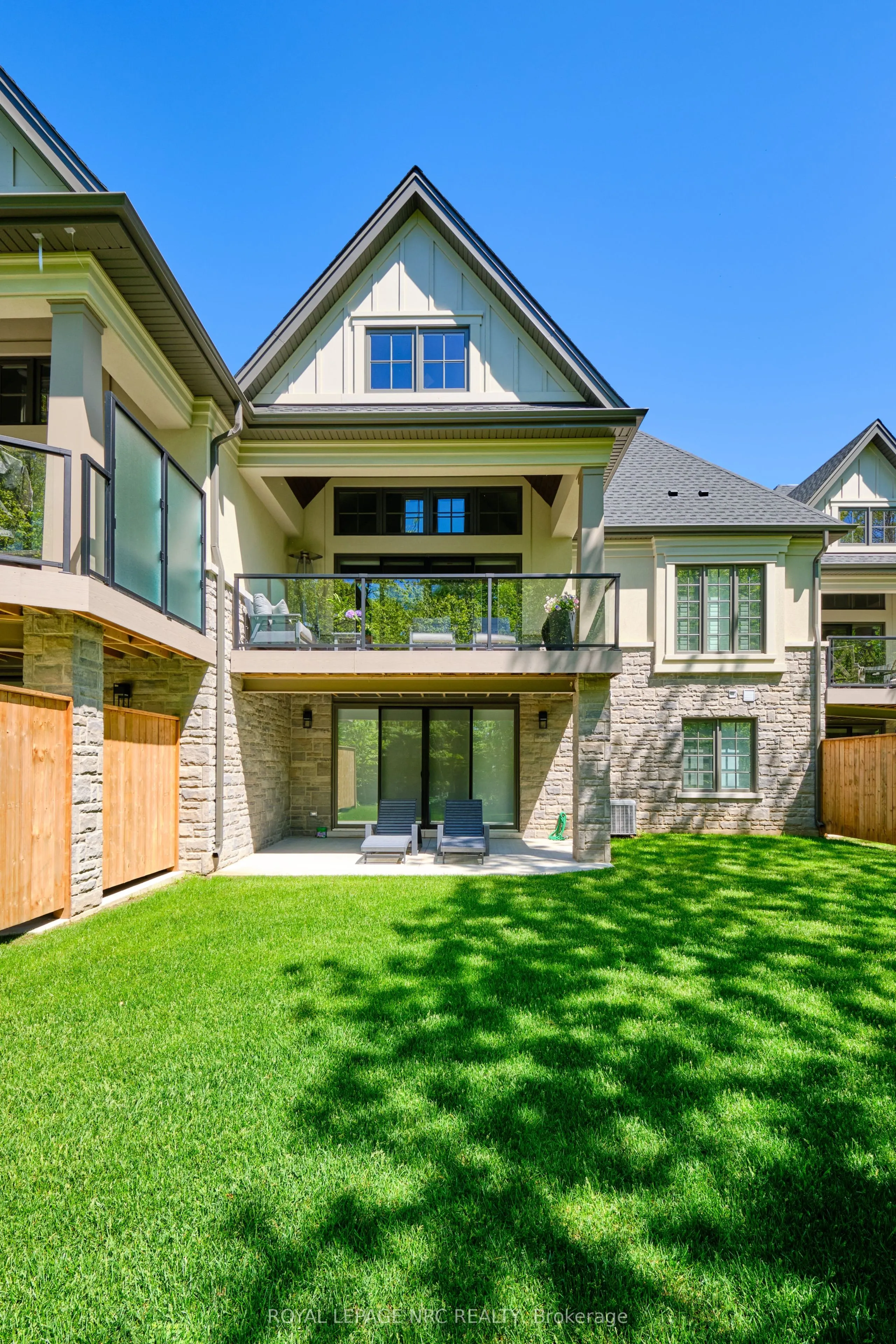 190 CANBORO Road, #18