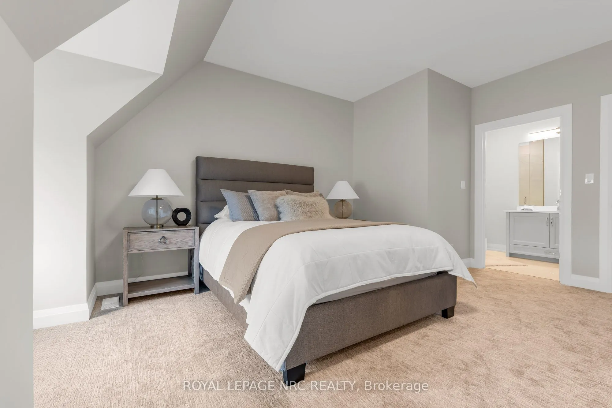 190 CANBORO Road, #18
