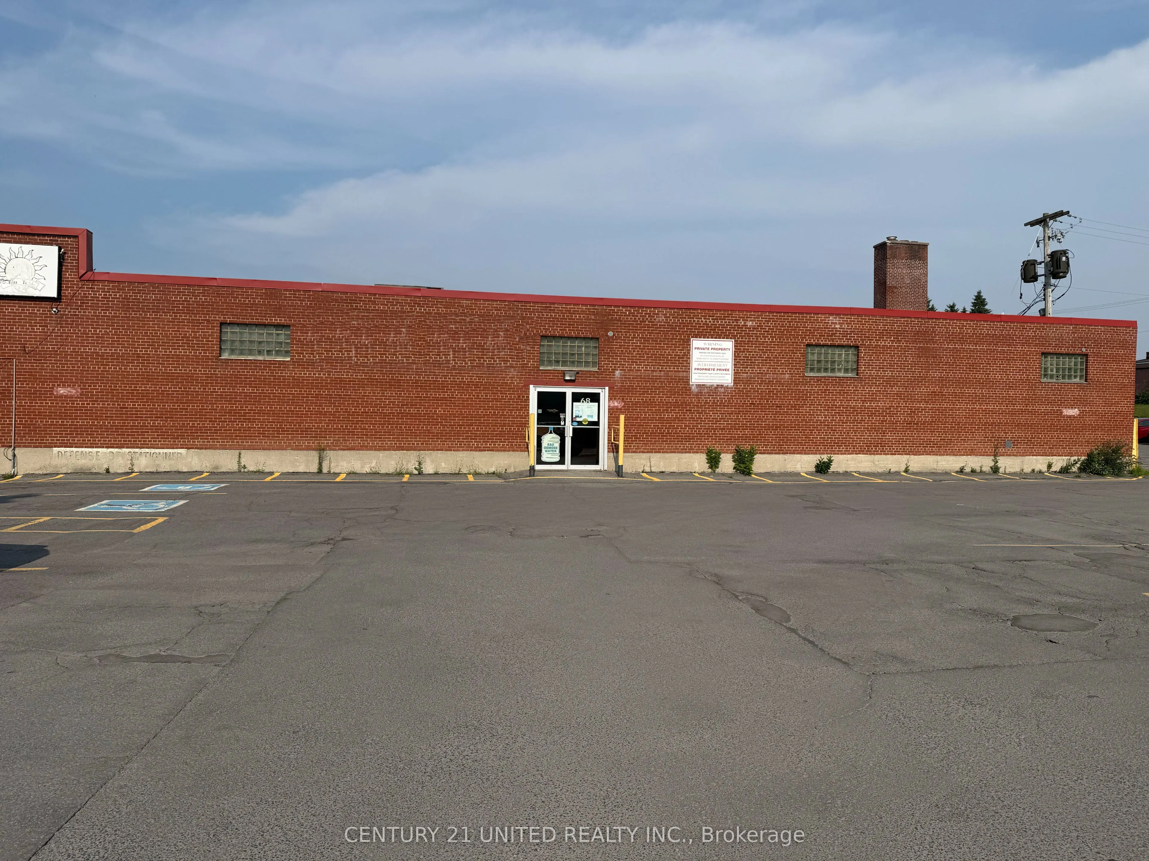 68 Main Street E