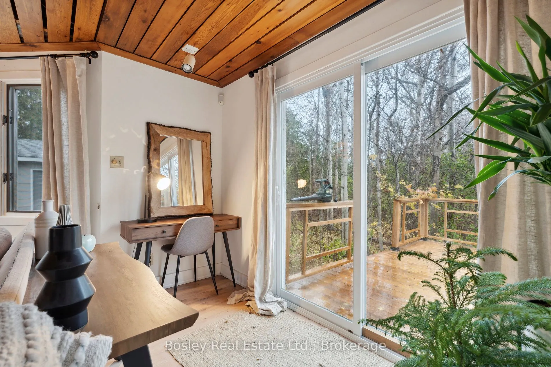 101 St Moritz Crescent