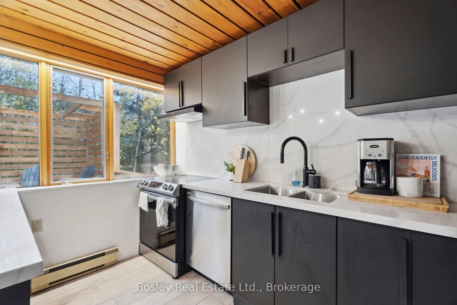 101 St Moritz Crescent