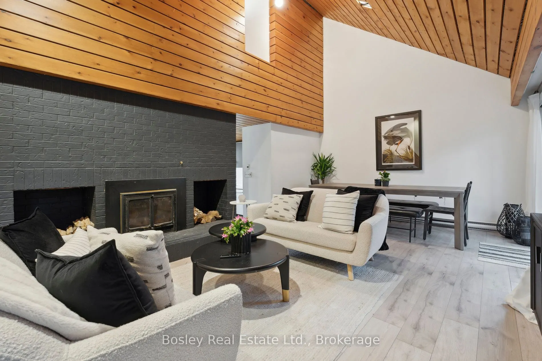 101 St Moritz Crescent