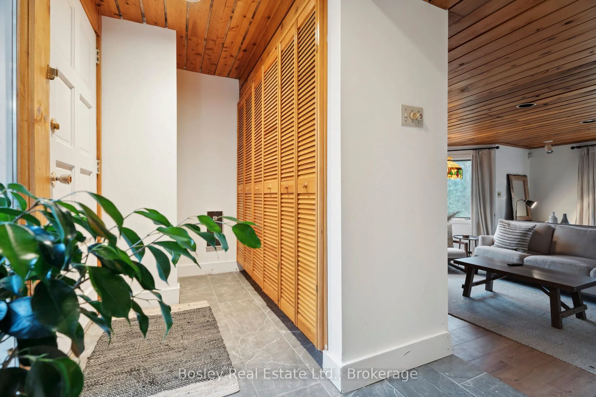 101 St Moritz Crescent