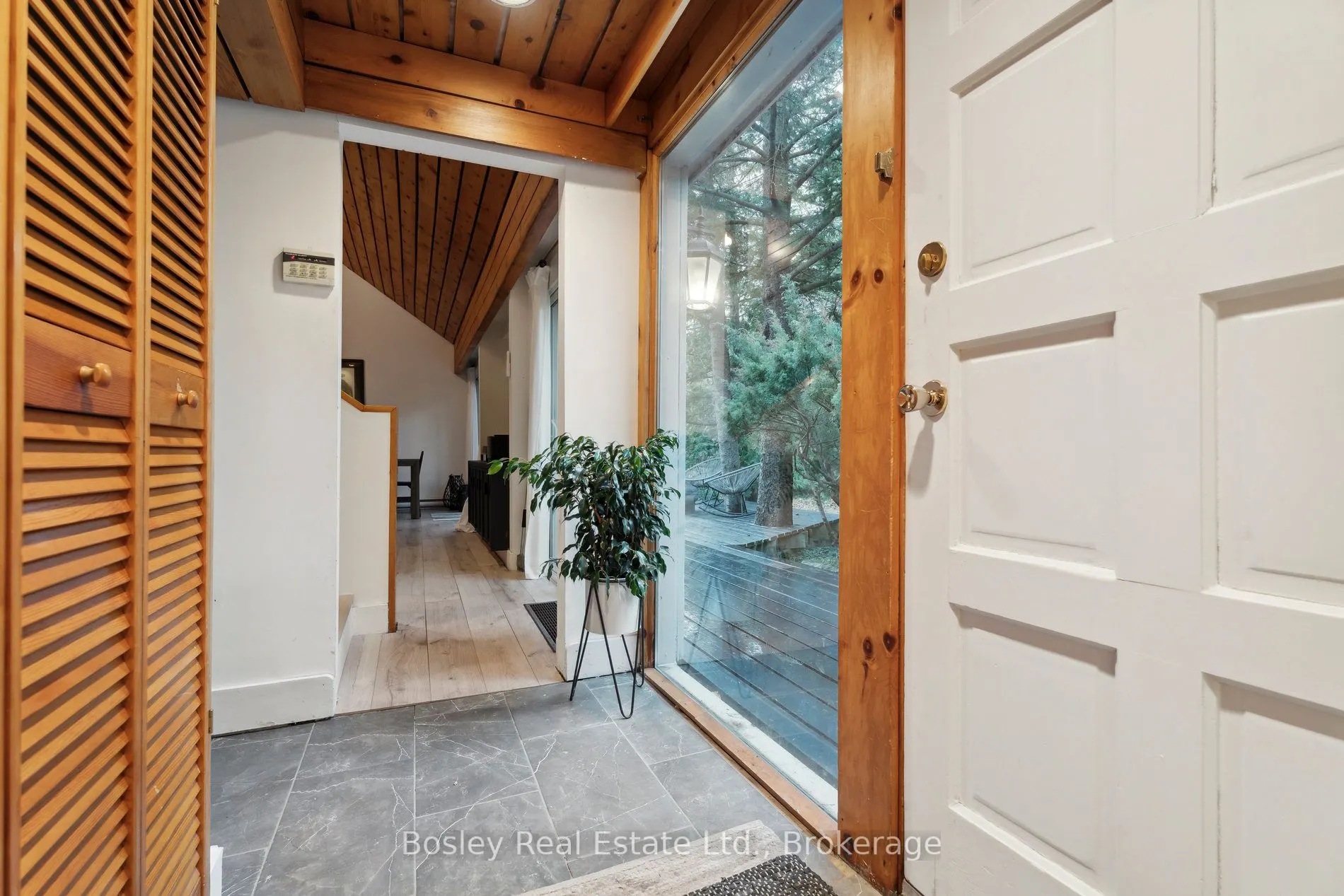 101 St Moritz Crescent