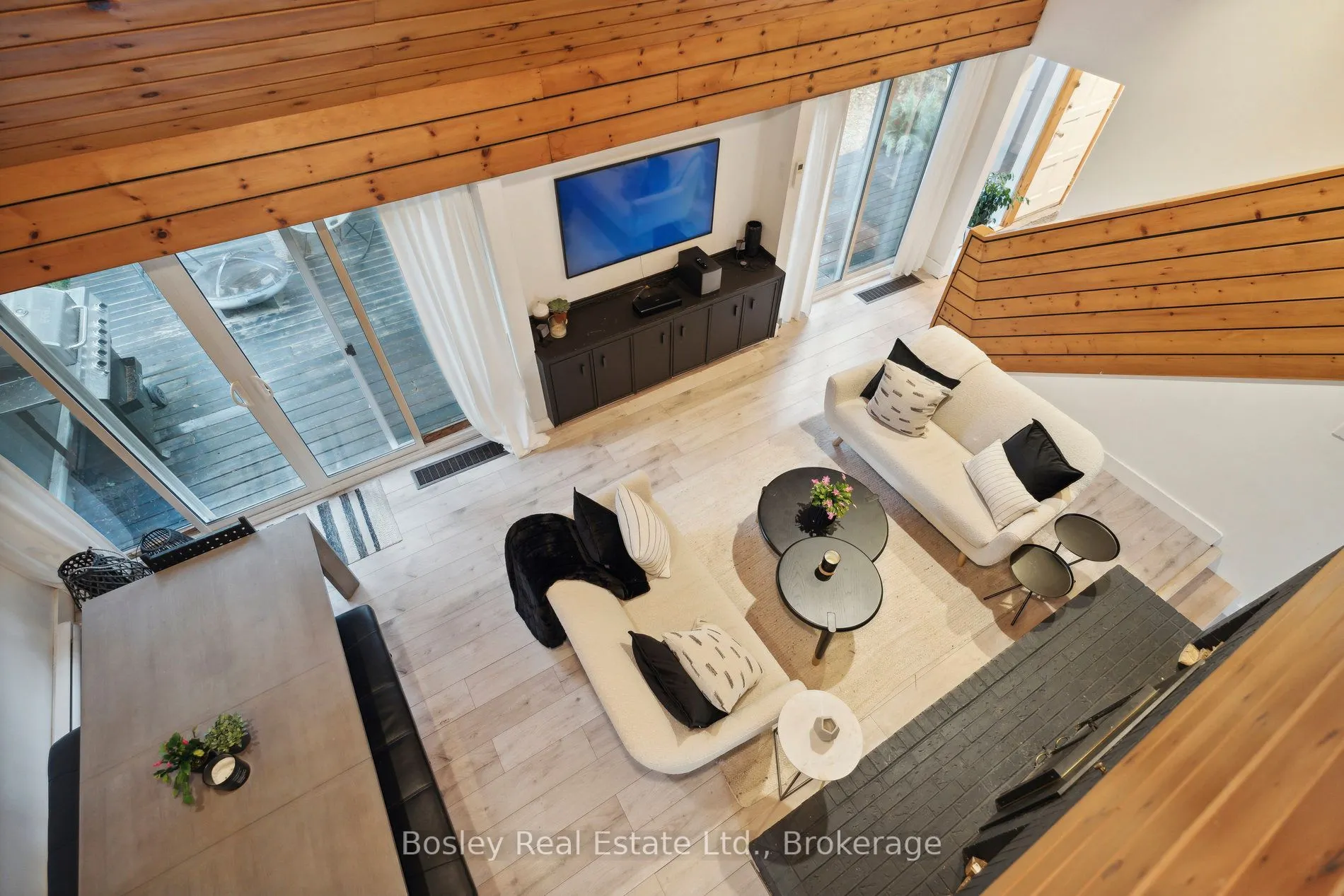 101 St Moritz Crescent