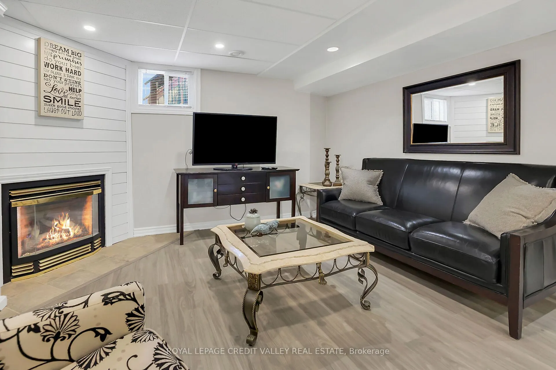 11 Jefferson Court W