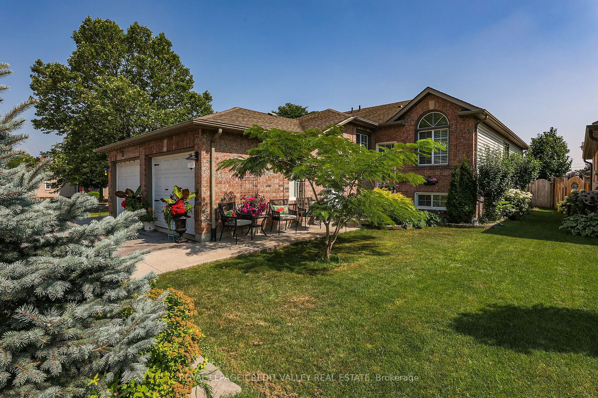 11 Jefferson Court W