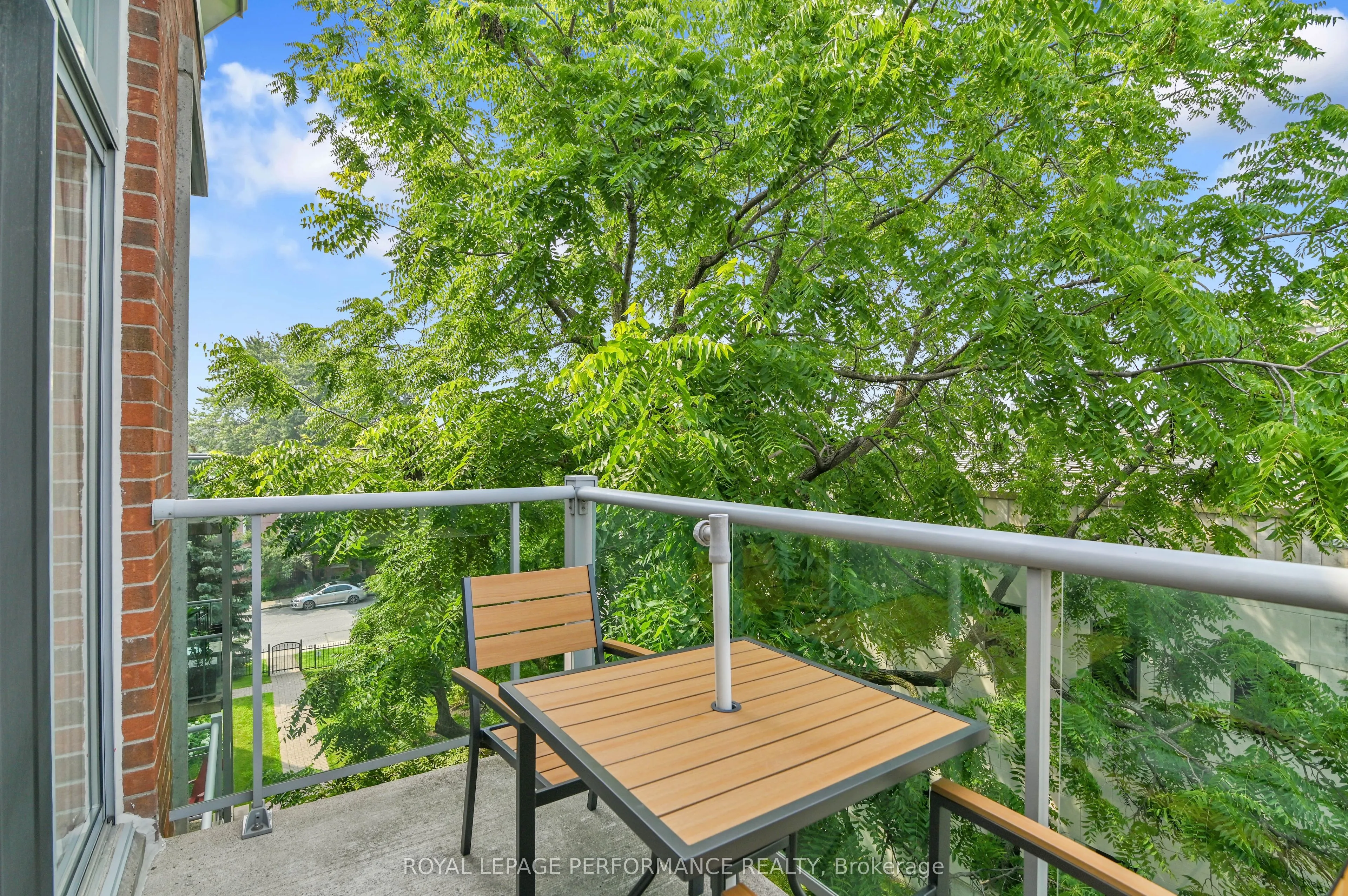 205 Bolton Street, #423