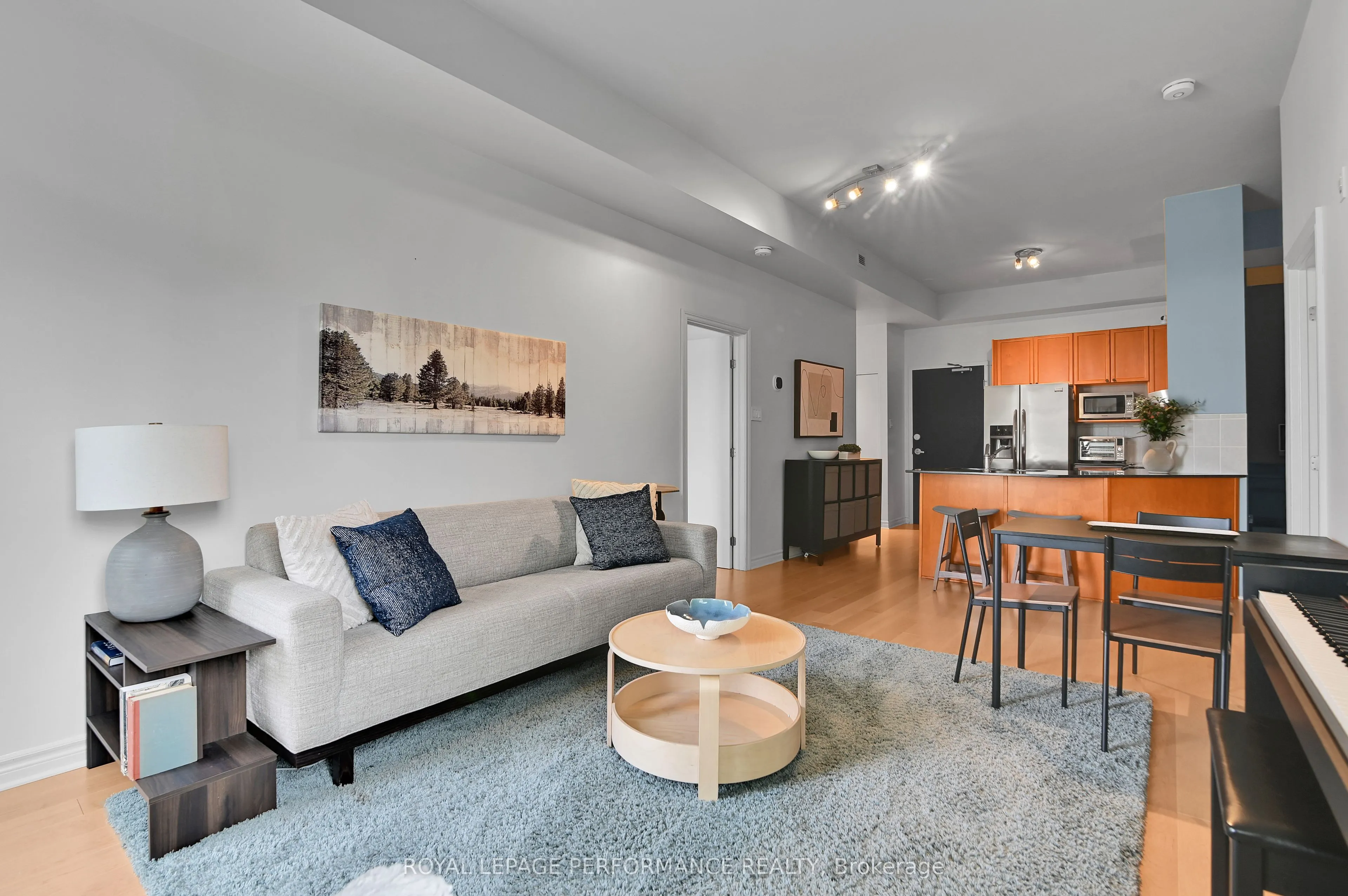 205 Bolton Street, #423