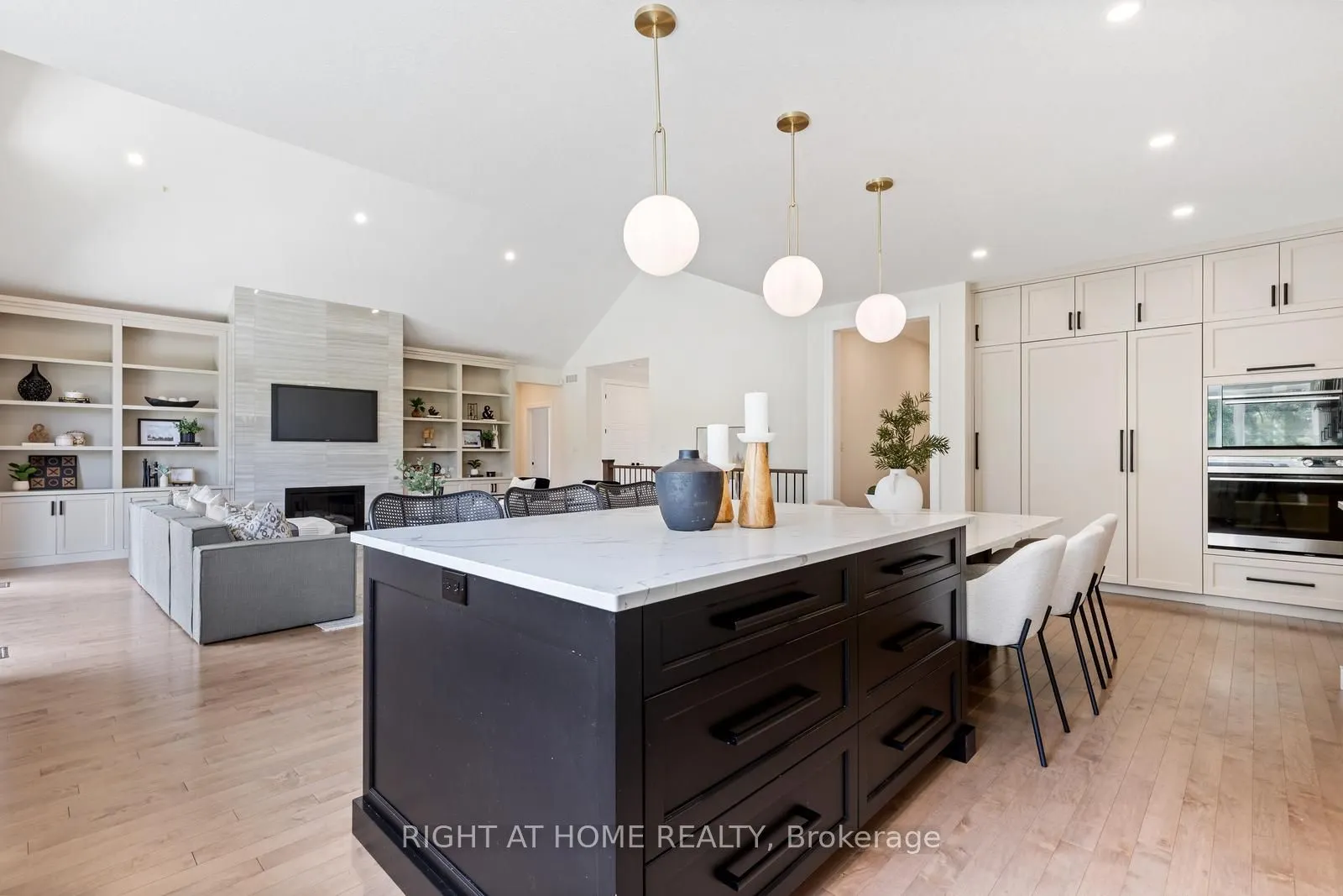 11 Whitcombe Way