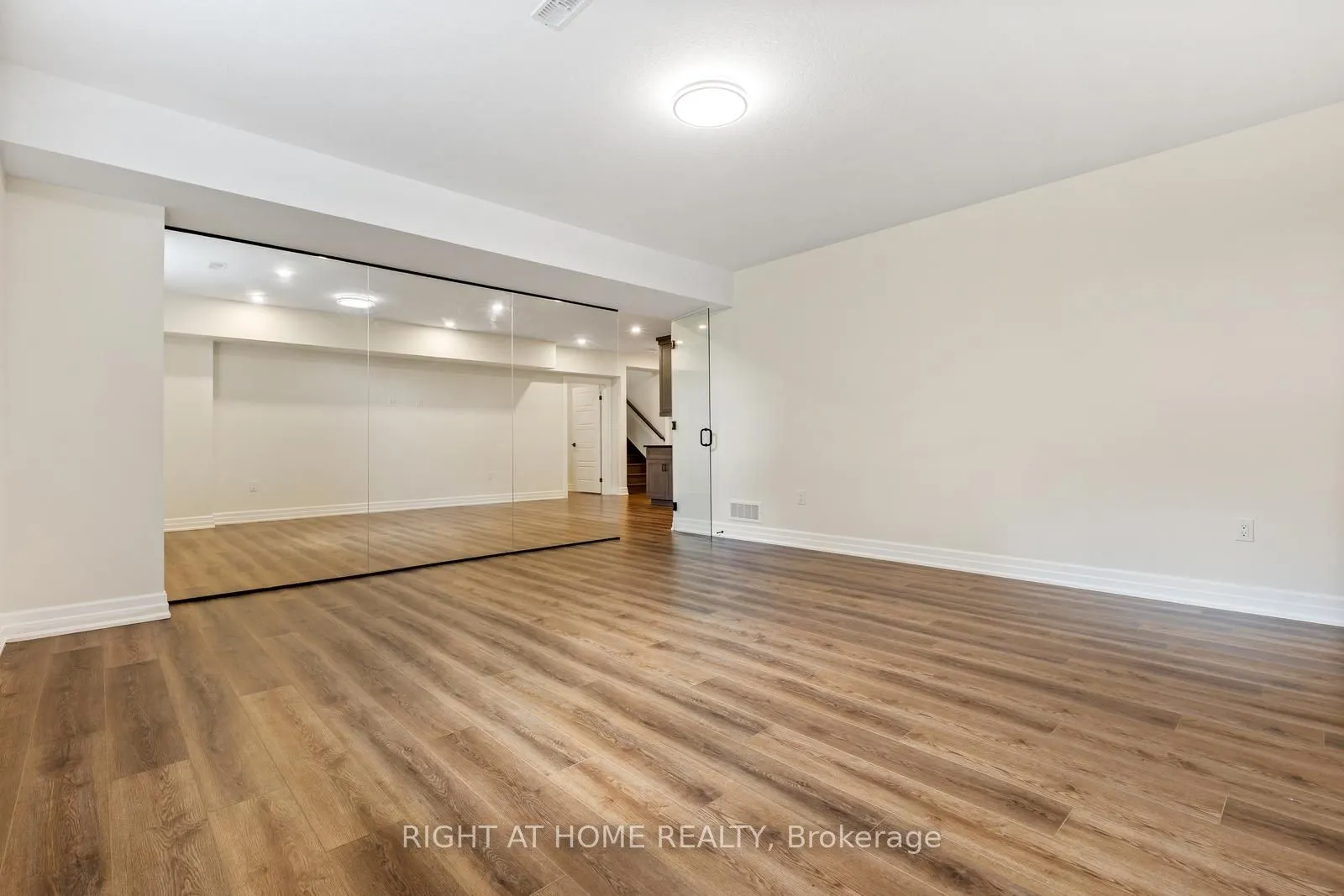 11 Whitcombe Way