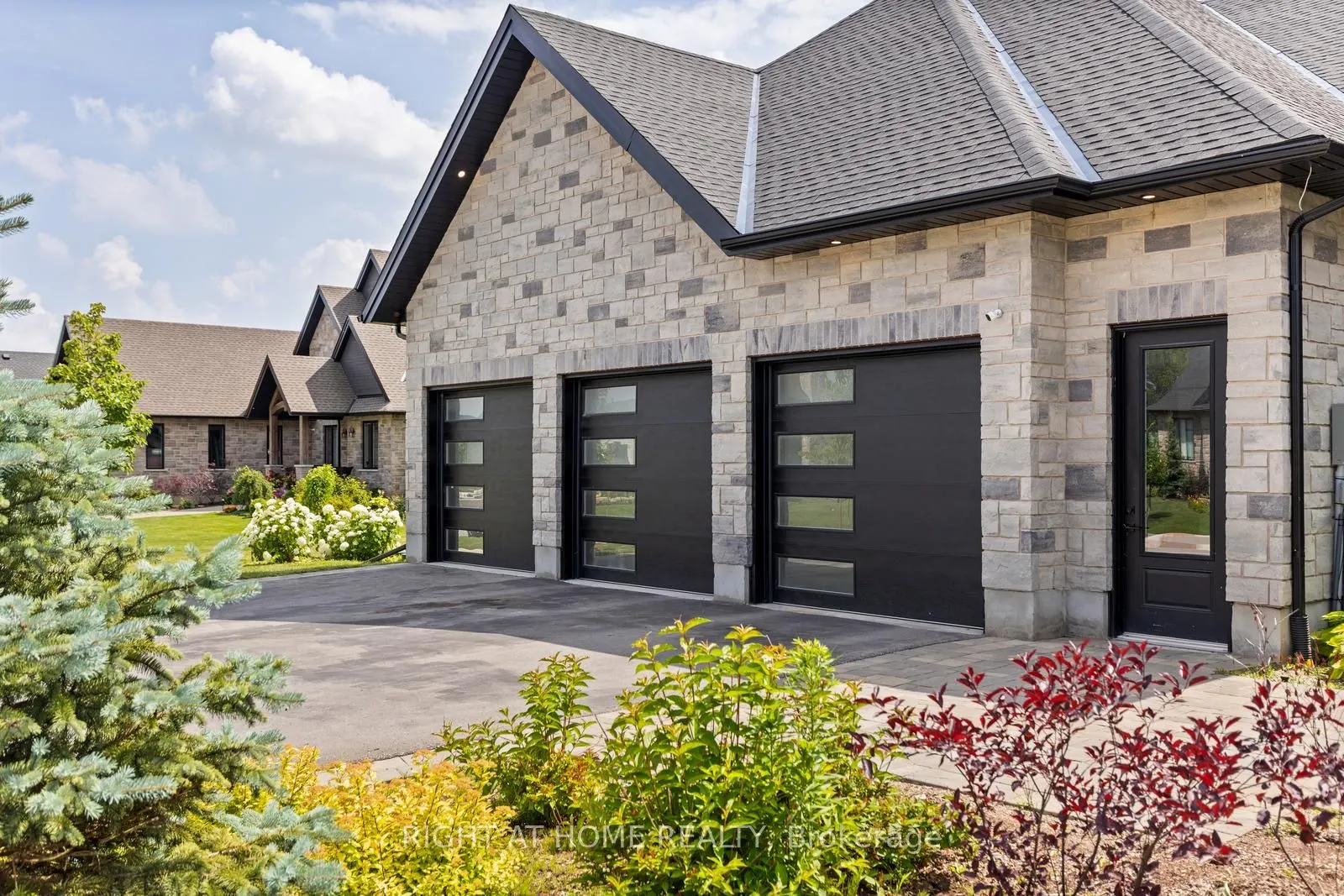 11 Whitcombe Way