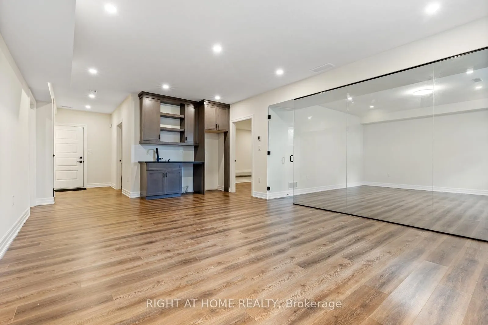 11 Whitcombe Way
