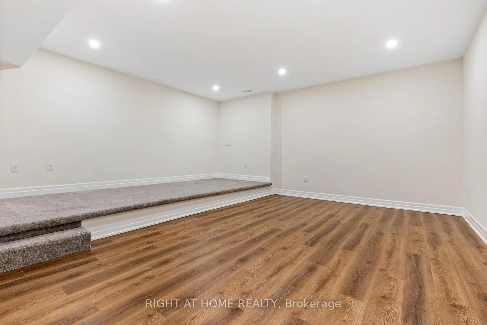 11 Whitcombe Way