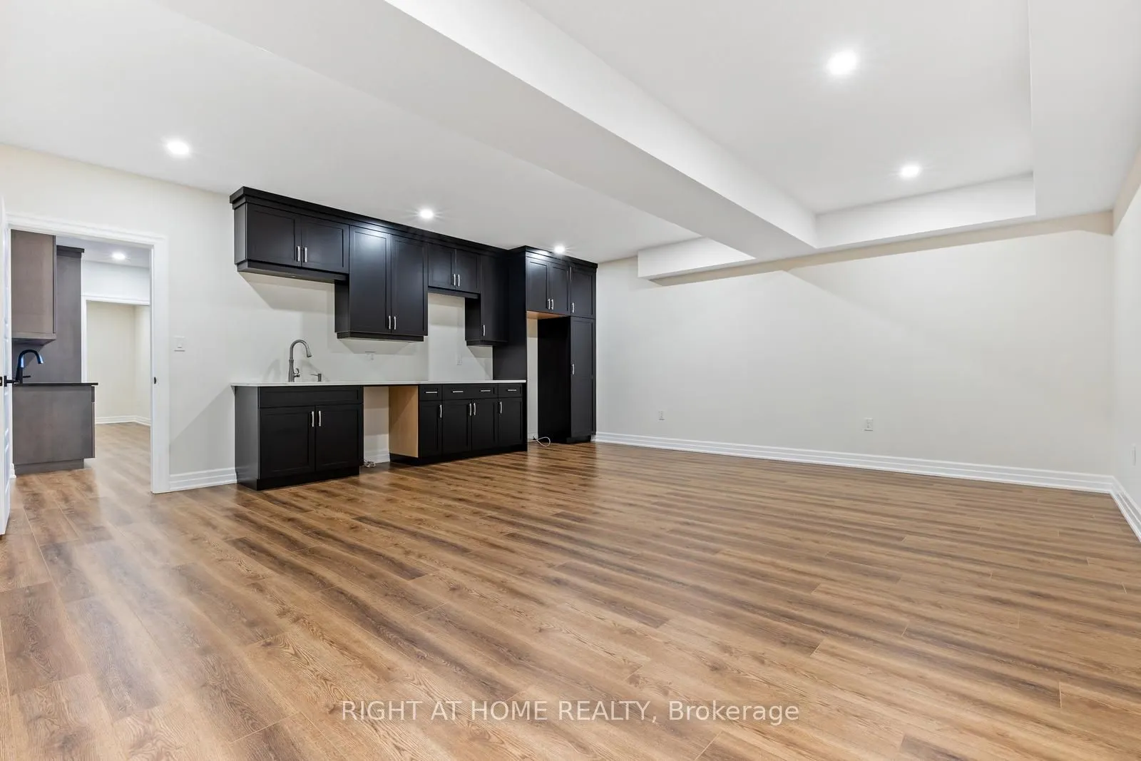11 Whitcombe Way