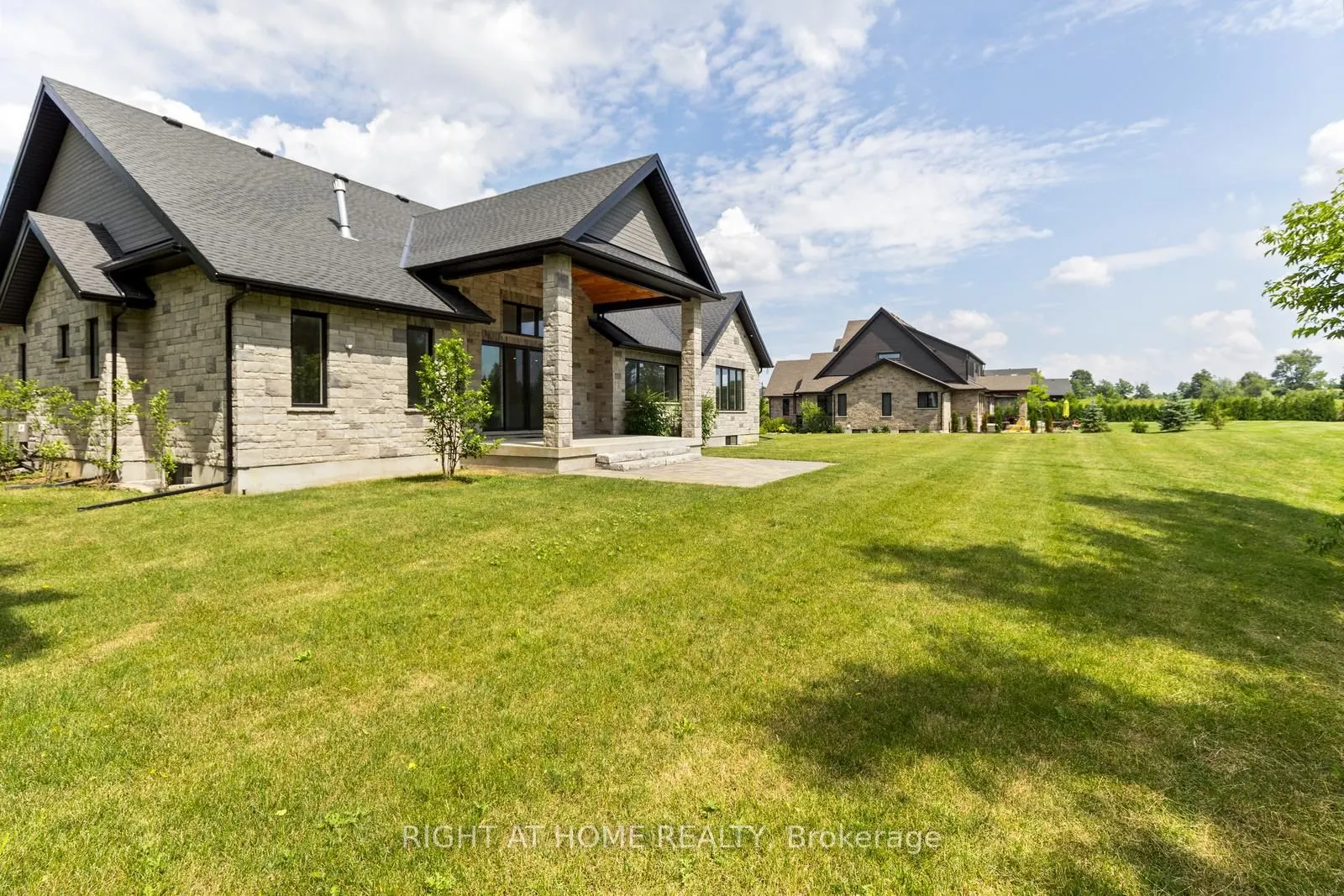 11 Whitcombe Way