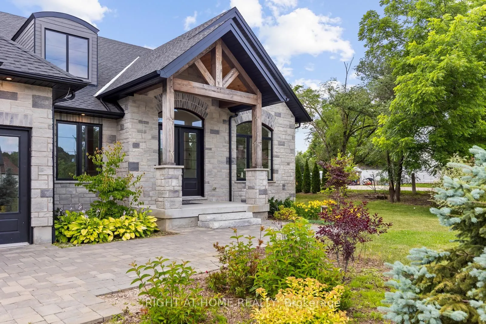 11 Whitcombe Way