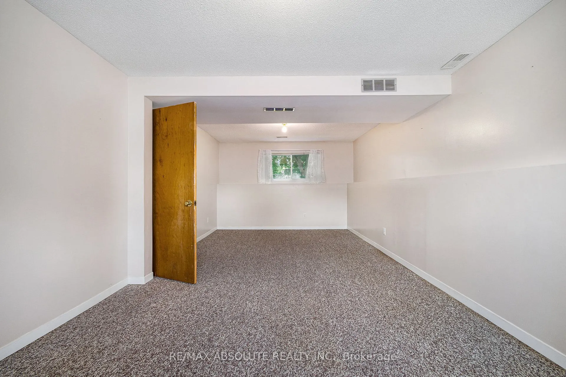 99 Edward Street S