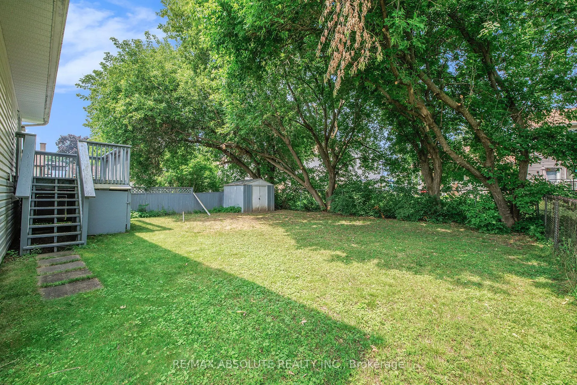 99 Edward Street S